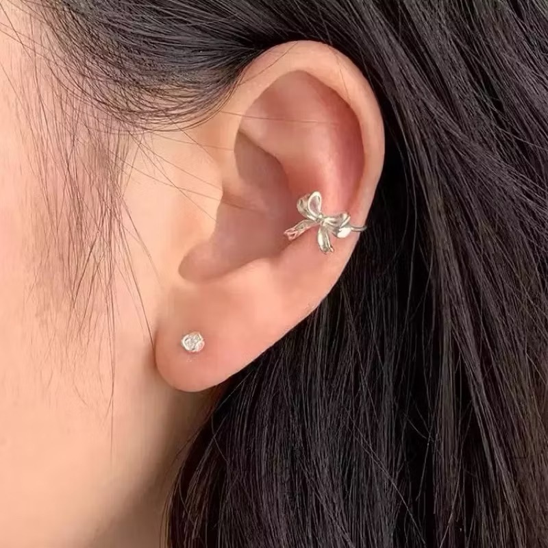 純銀蝴蝶結耳骨夾