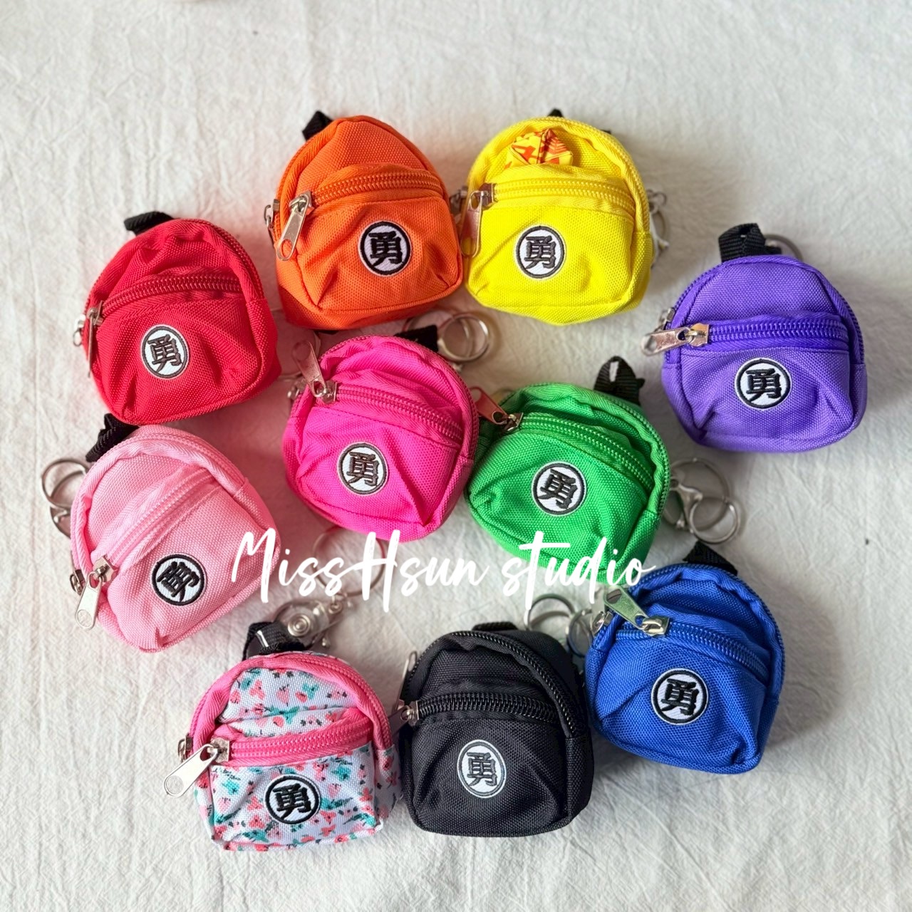 勇字｜迷你背包吊飾🎒