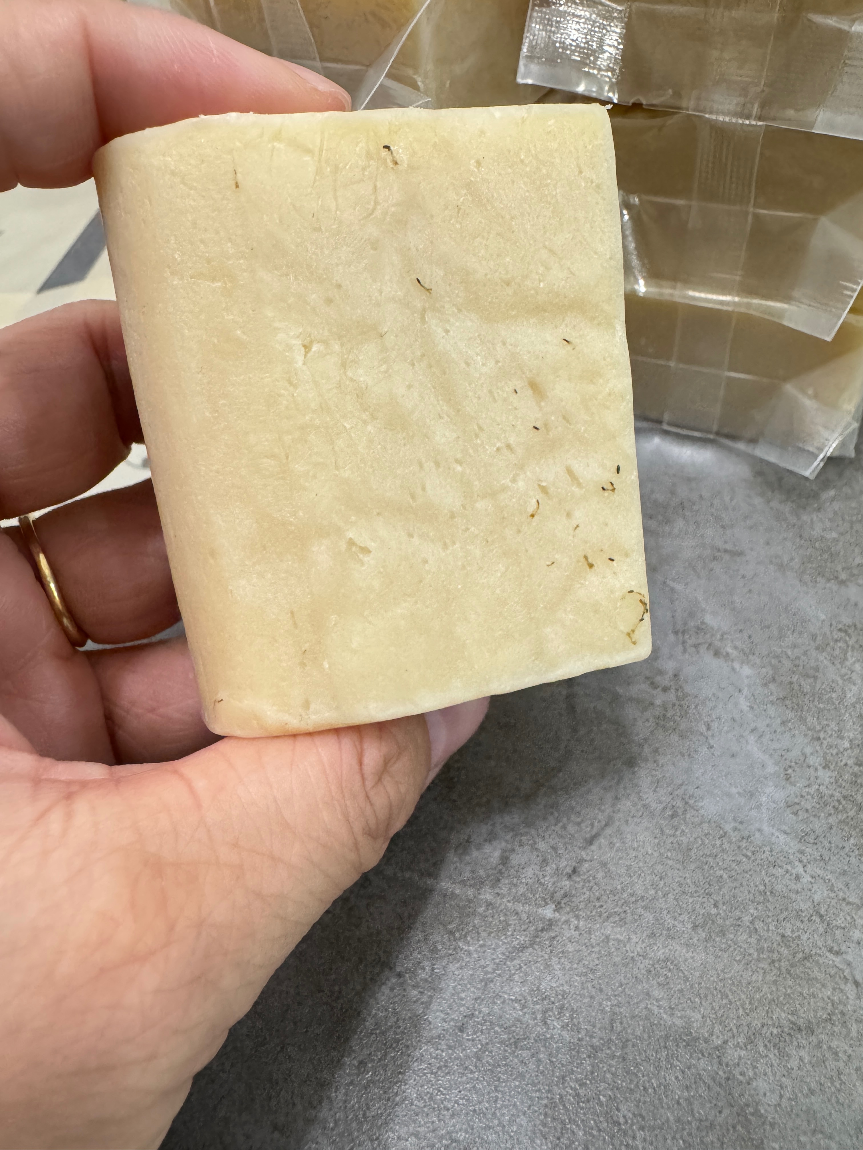 NG皂-外觀問題 不影響使用