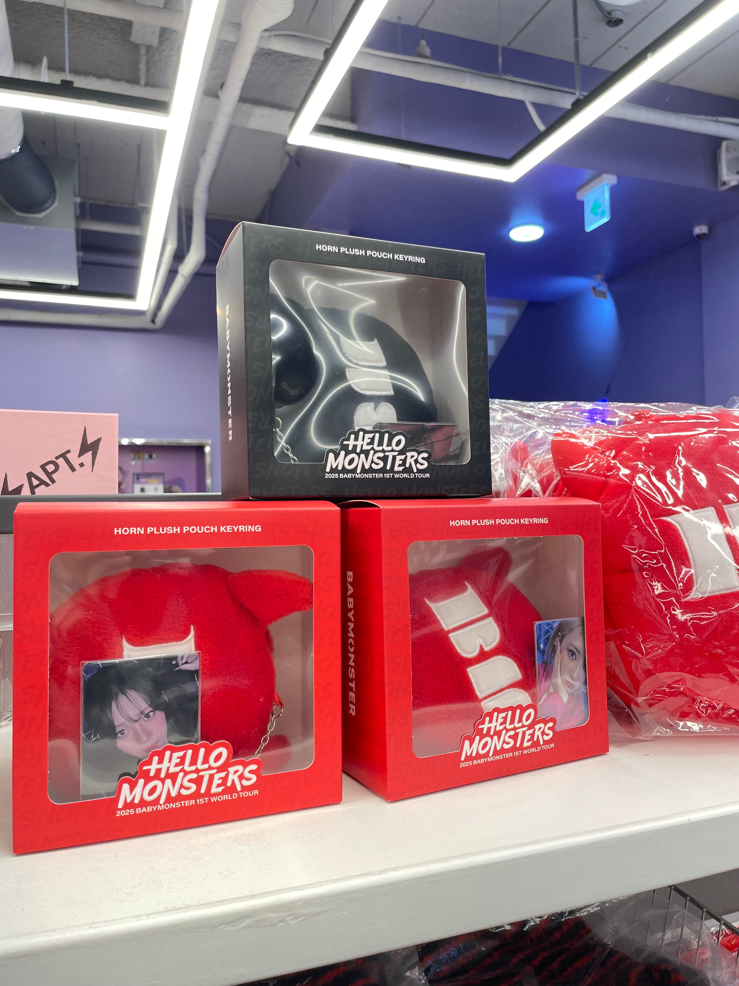 【HELLOMONSTERS】小惡魔角絨毛鑰匙圈收納包