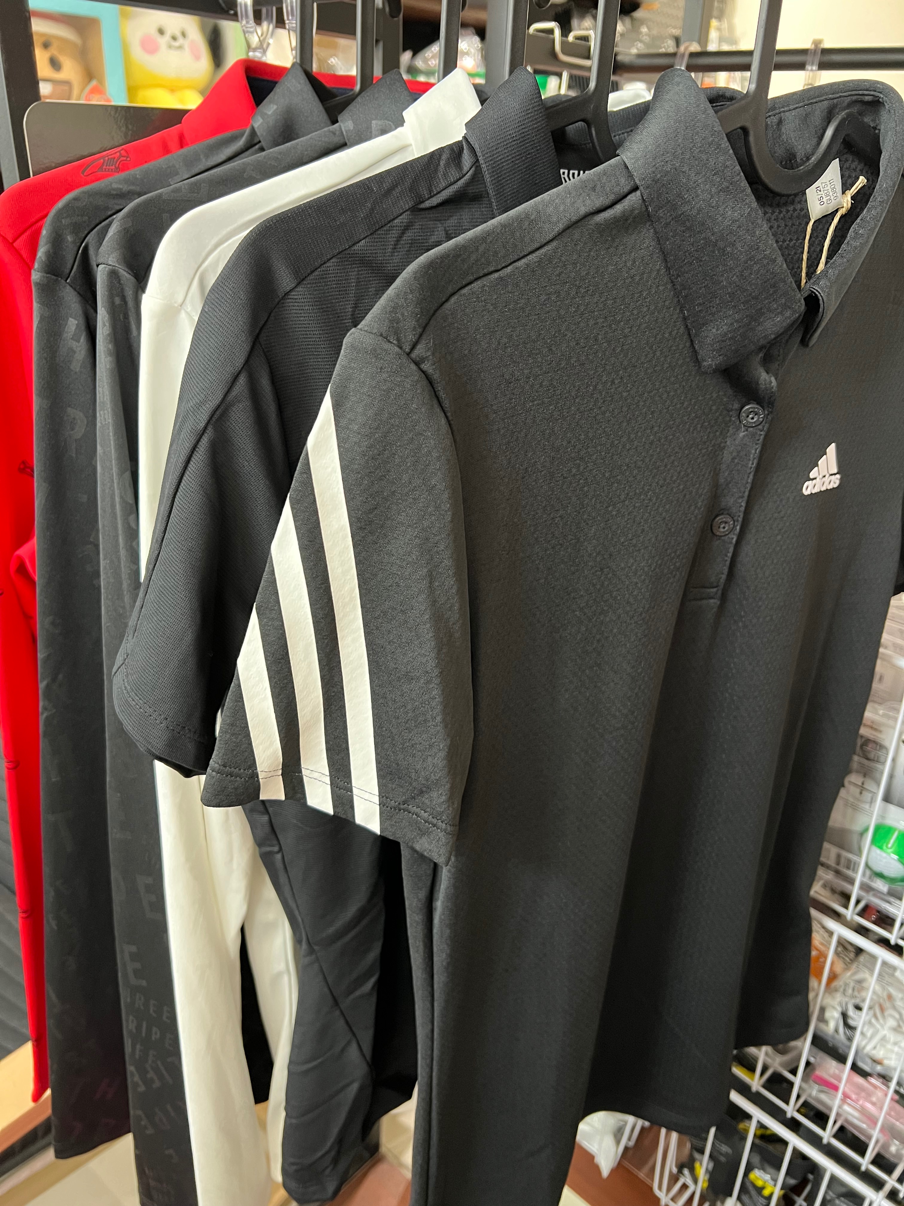Adidas 女士上衣 零碼出清