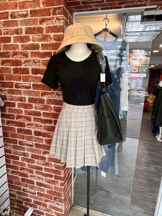 桃莉琪*moki*單品!!領邊min五金好優質素T-黑色現貨