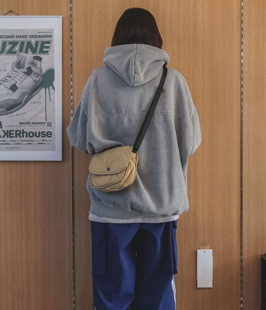 桃莉琪*moki*日韓街頭休閒風夾棉小包斜背小包-現貨