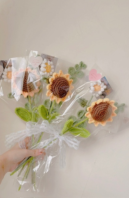 現貨 向日葵 雛菊 尤加利葉花束💐緞帶顏色隨機 🉑備註希望顏色 送提袋卡片