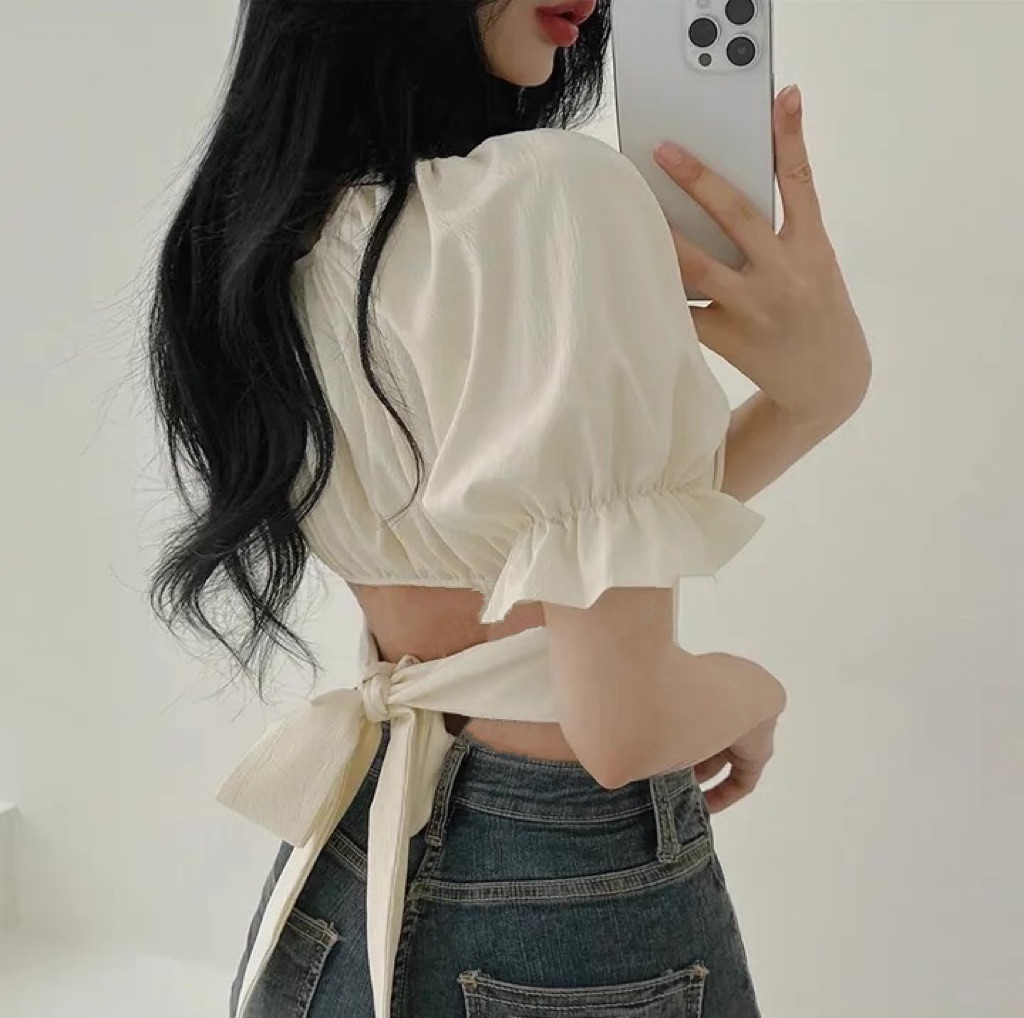 甜美女孩👧🏻後綁帶泡泡袖氣質上衣