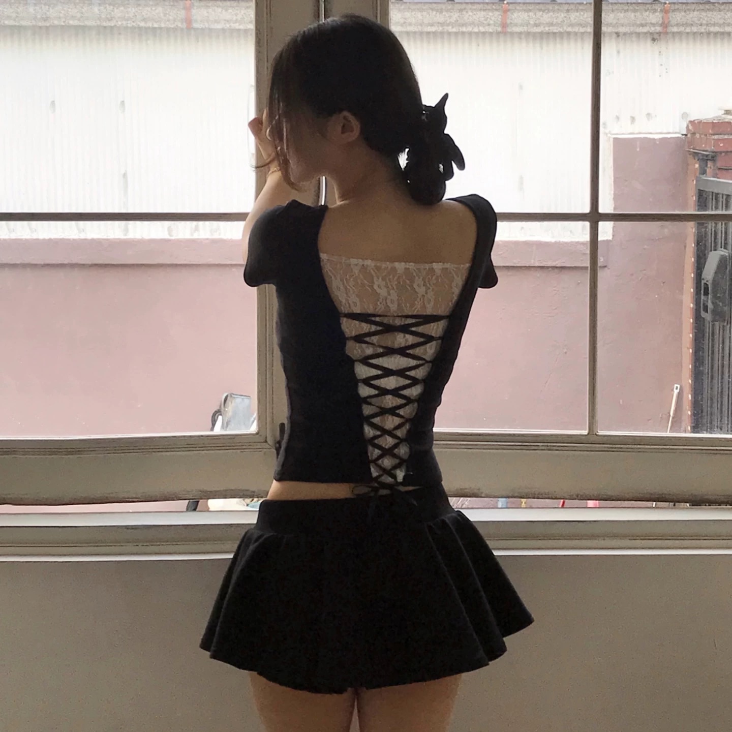 韓國歐膩蕾絲綁帶露背v字扭結上衣🎀