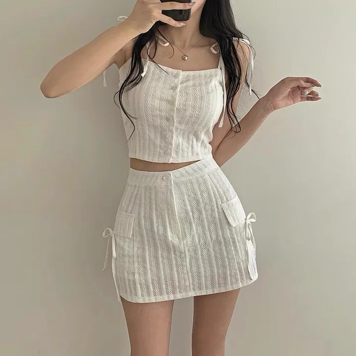 初戀的心🤍蕾絲綁帶蝴蝶結吊帶上衣+短裙套裝