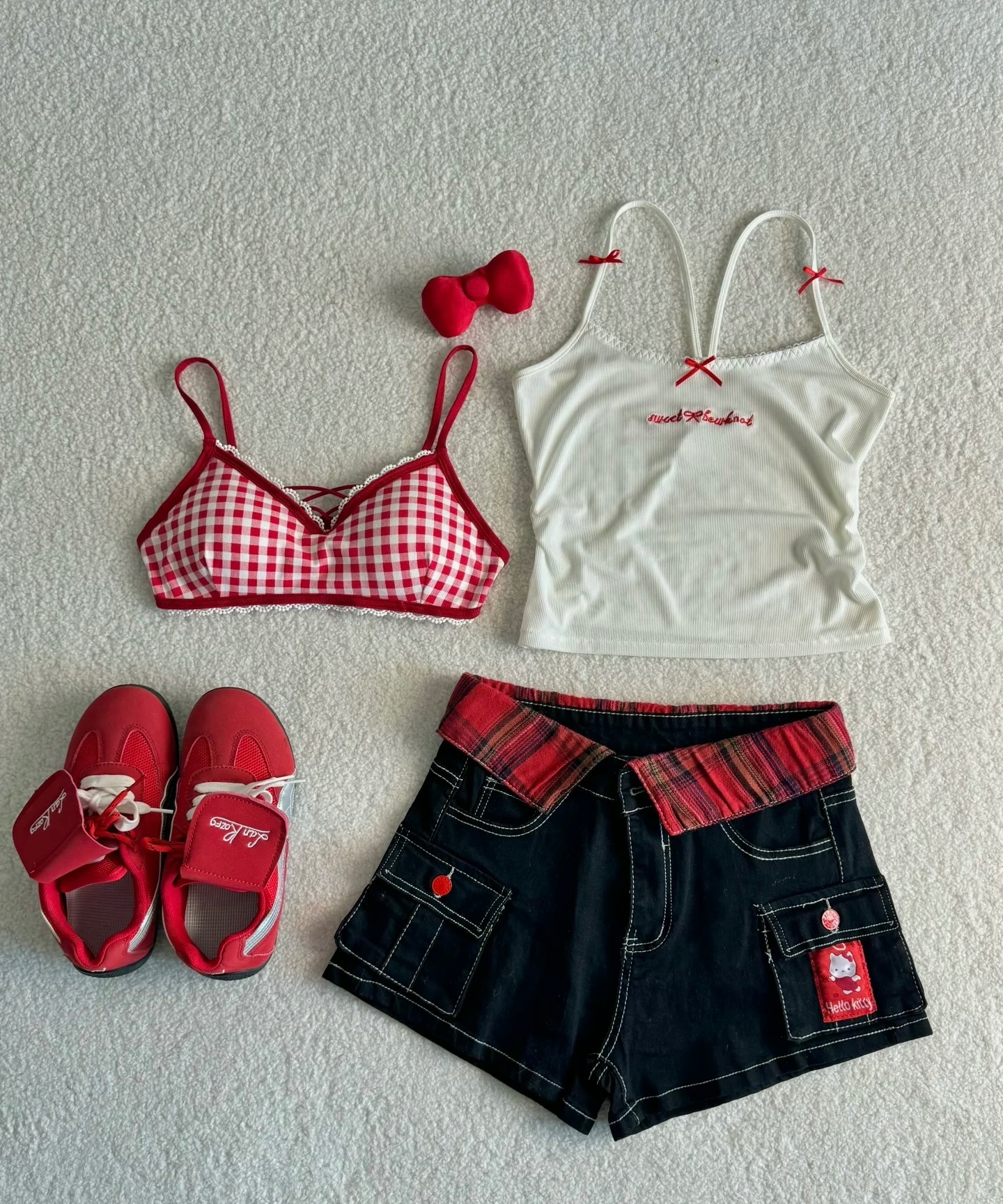 又辣又可愛🌶️格子胸衣+蝴蝶結吊帶+Kitty短褲三件套裝