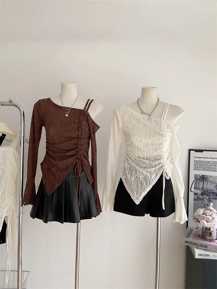 絕美紋路透視設計感喇叭袖上衣🤍