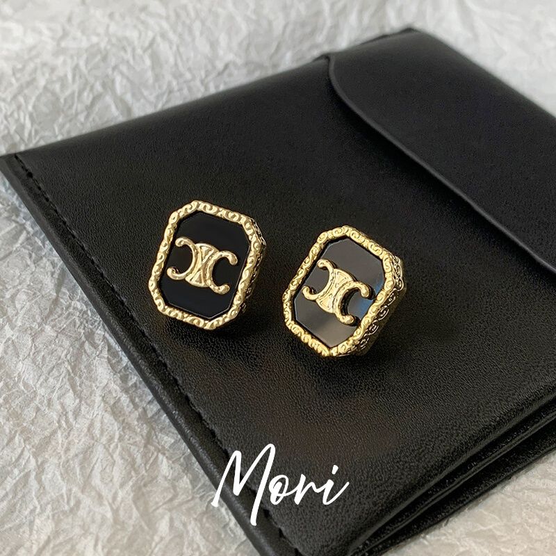 【MORI】金雕黑釉復古耳環｜法式方形耳釘設計感飾品 小眾冷淡風 高級感耳飾