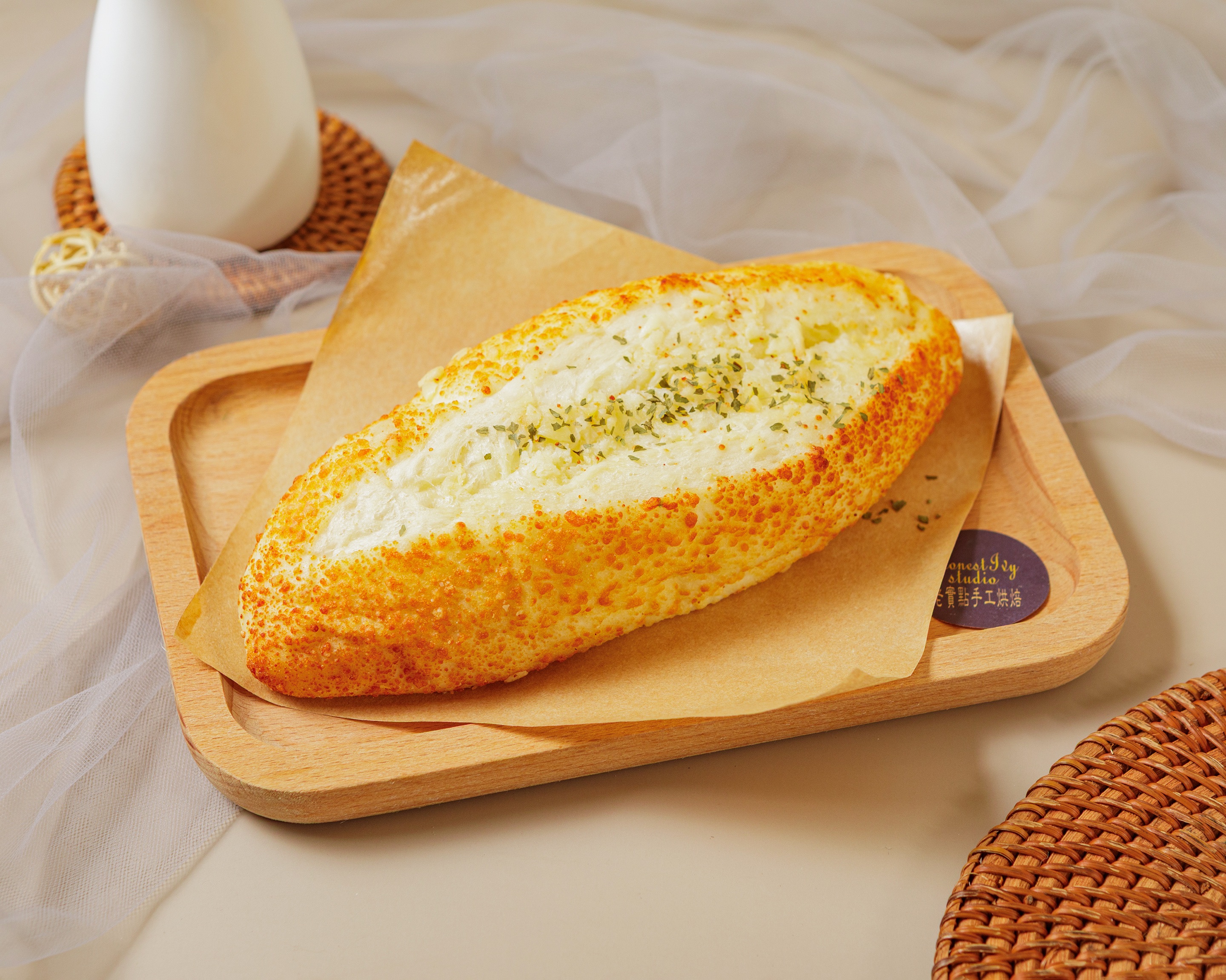 帕馬森大蒜餐包