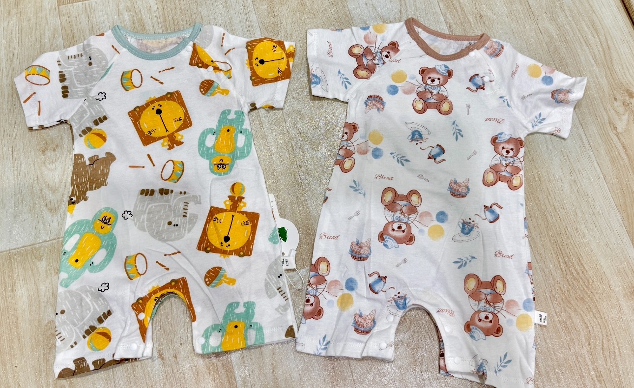 出清款-純棉滿印動物爬服