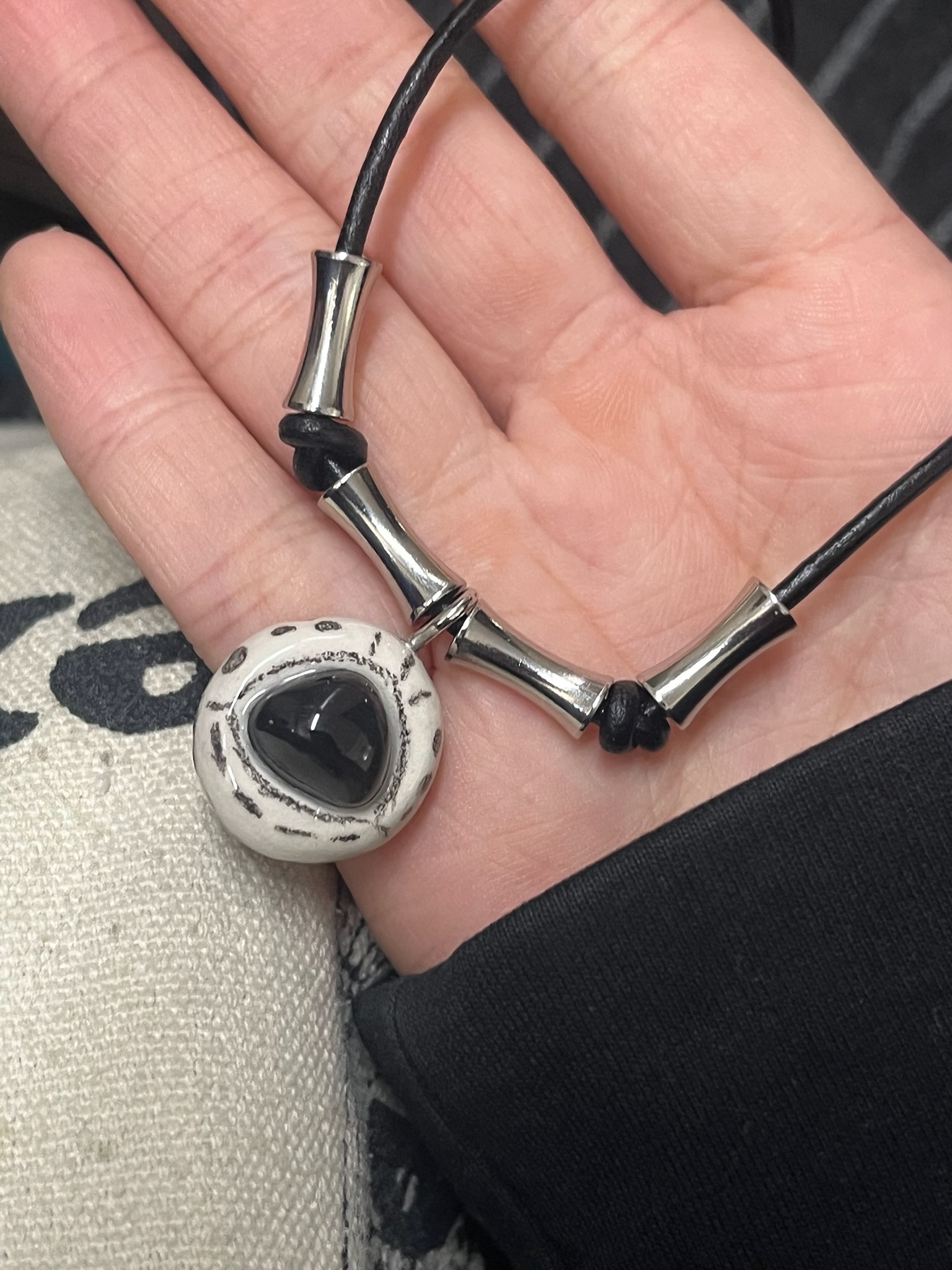 黑曜石+金屬+皮繩項鍊