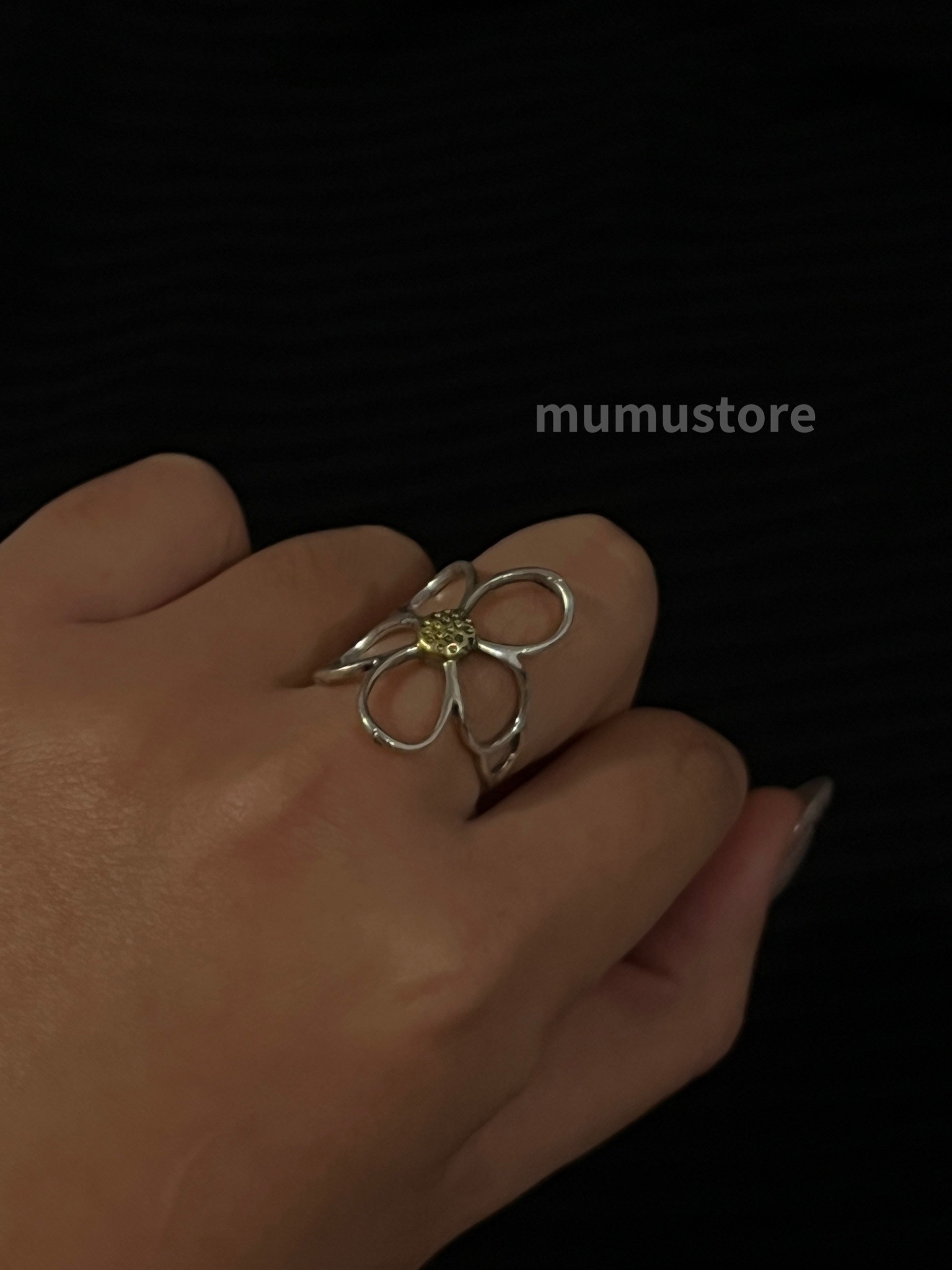 𝗺𝘂𝗺𝘂𝘀𝘁𝗼𝗿𝗲🪺｜做舊雛菊花朵戒指