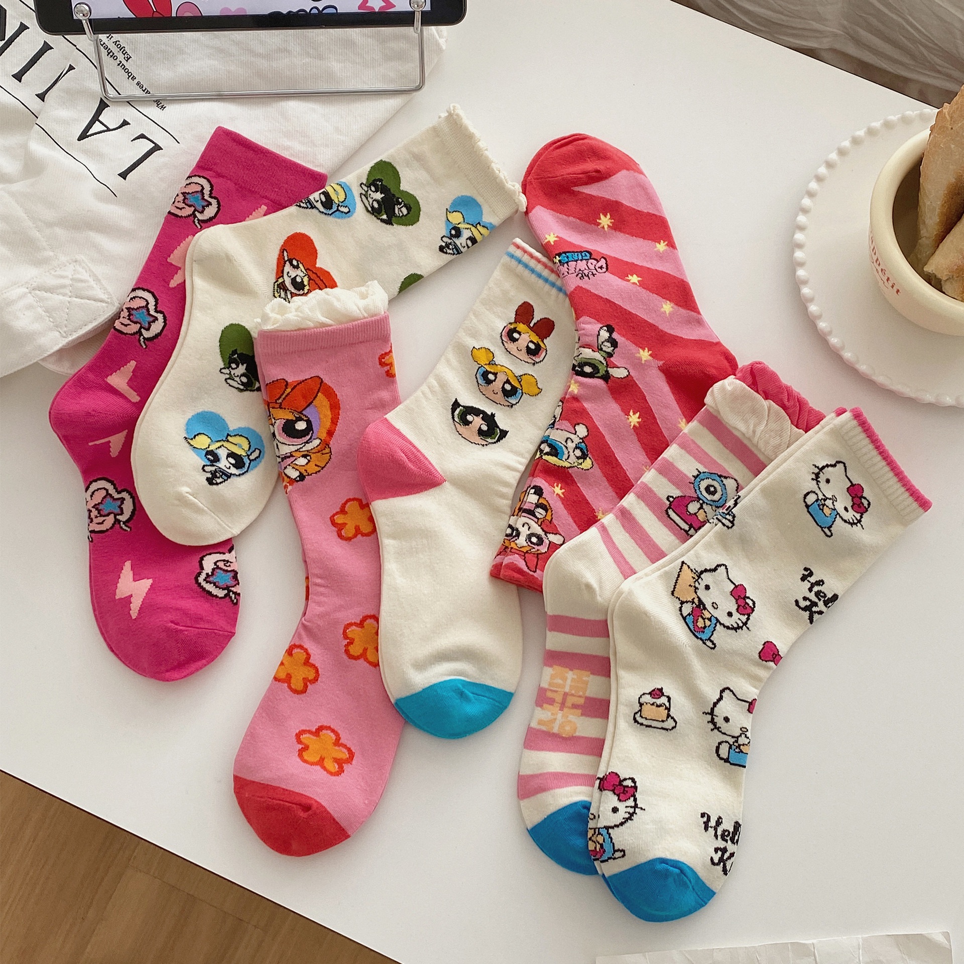 𝗺𝘂𝗺𝘂𝘀𝘁𝗼𝗿𝗲｜𝗛𝗲𝗹𝗹𝗼𝗸𝗶𝘁𝘁𝘆 𝘅 飛天小女警 襪子🧦