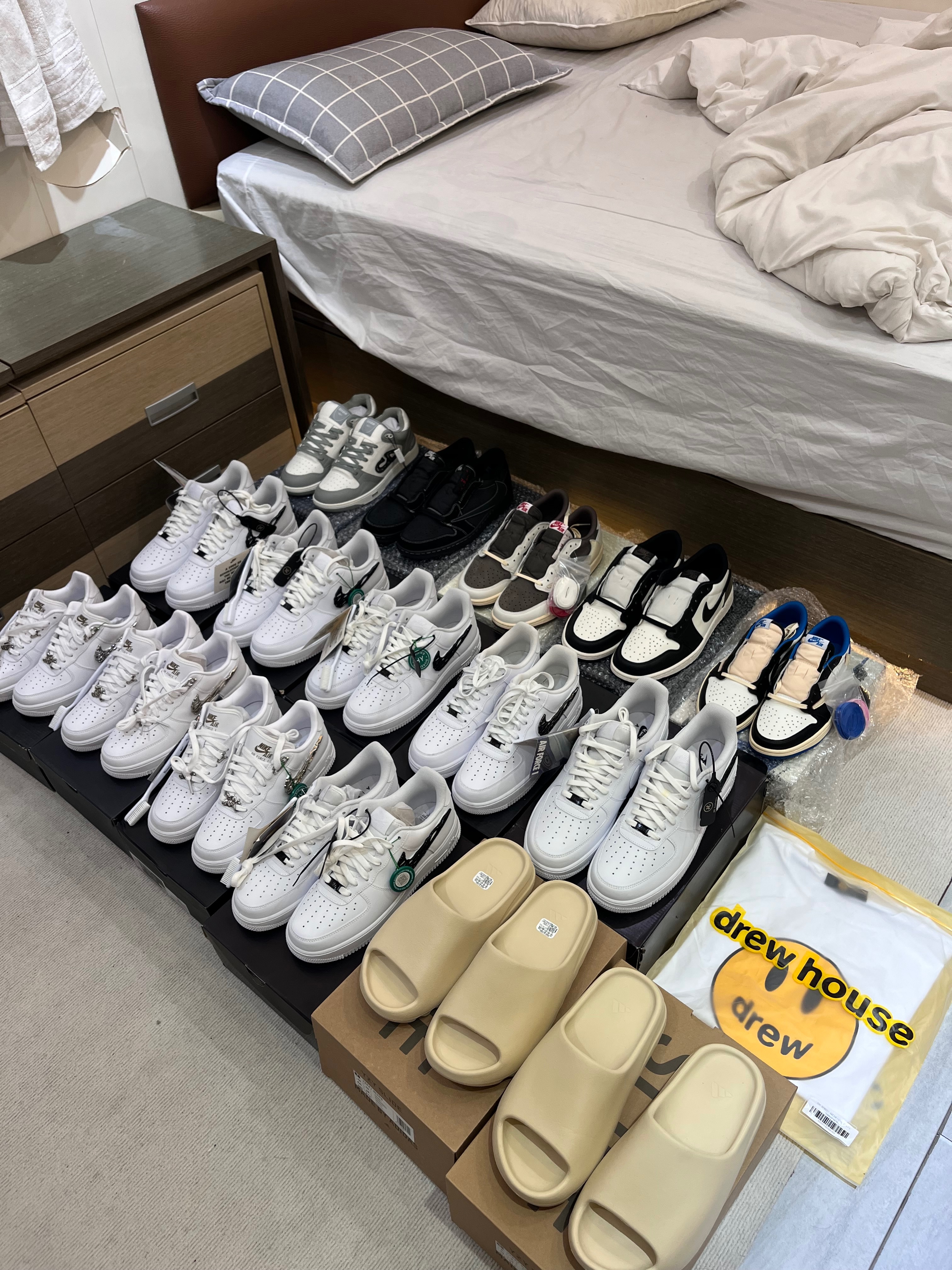 客訂11 Yezzy 拖鞋