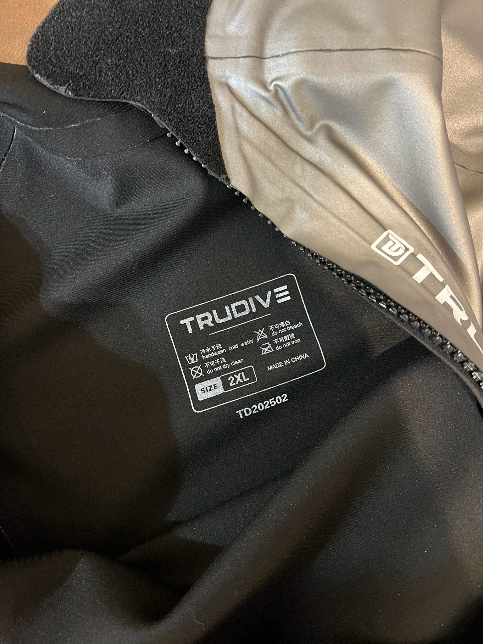 【瀟灑教練】加持過的TRUDIVE連身防寒衣