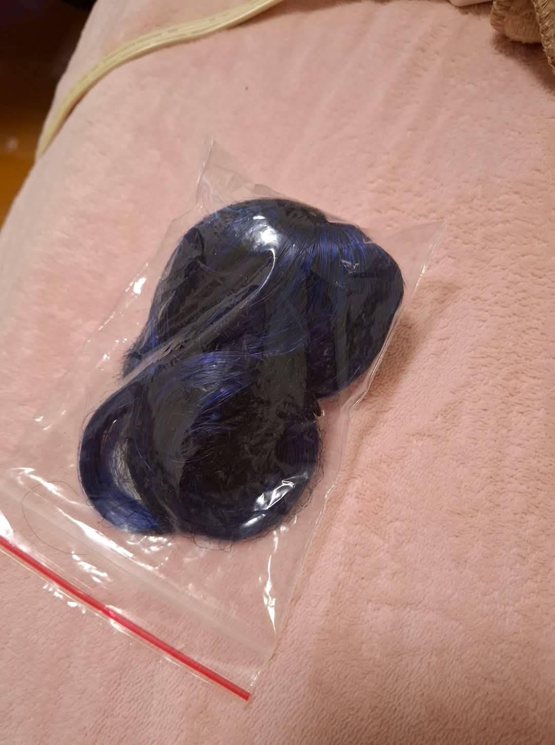 藍色四分假髮
