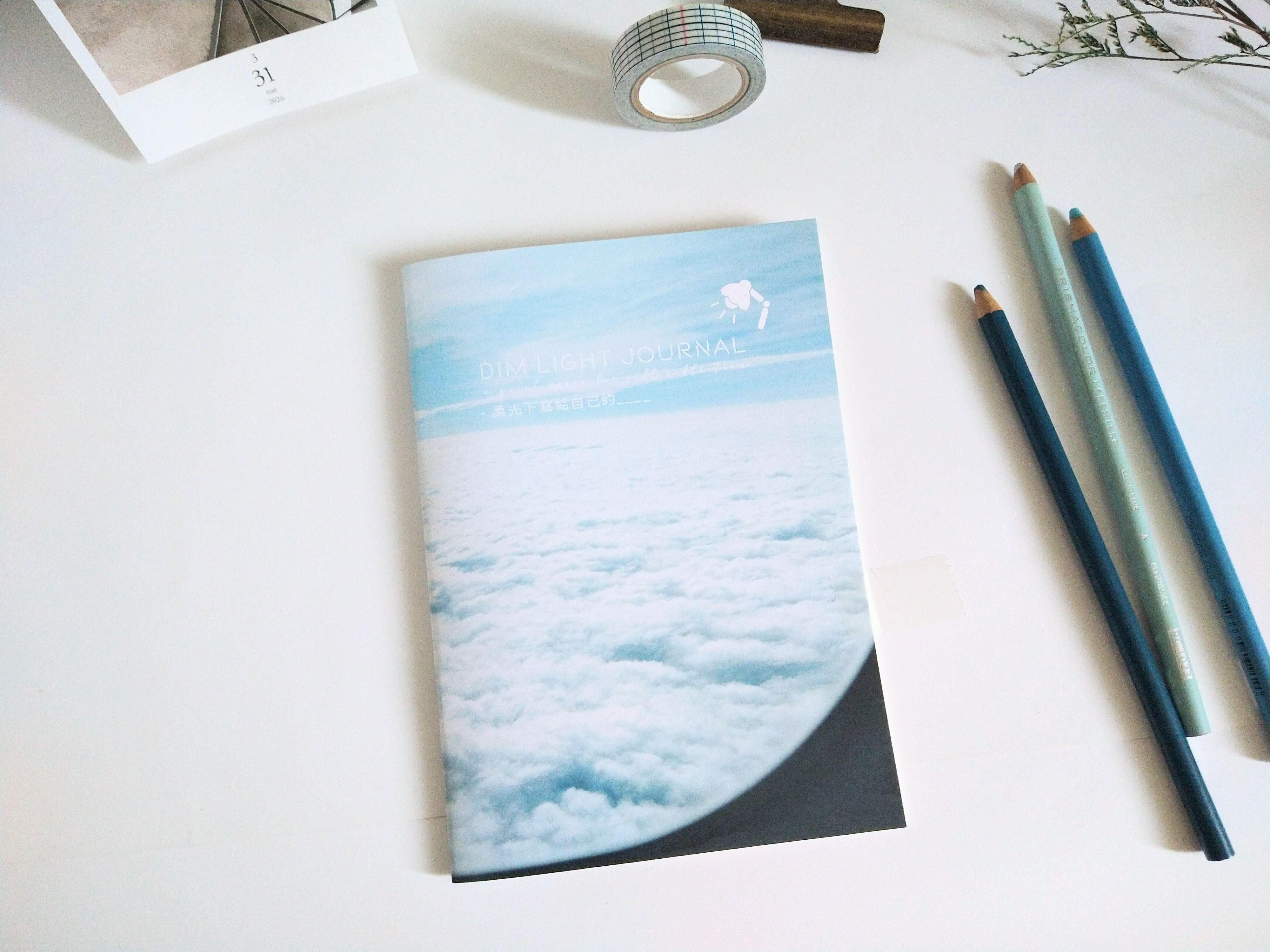 DIM LIGHT JOURNAL  無時效月記事 週回顧手帳（ 預購 第二批11月底出貨）