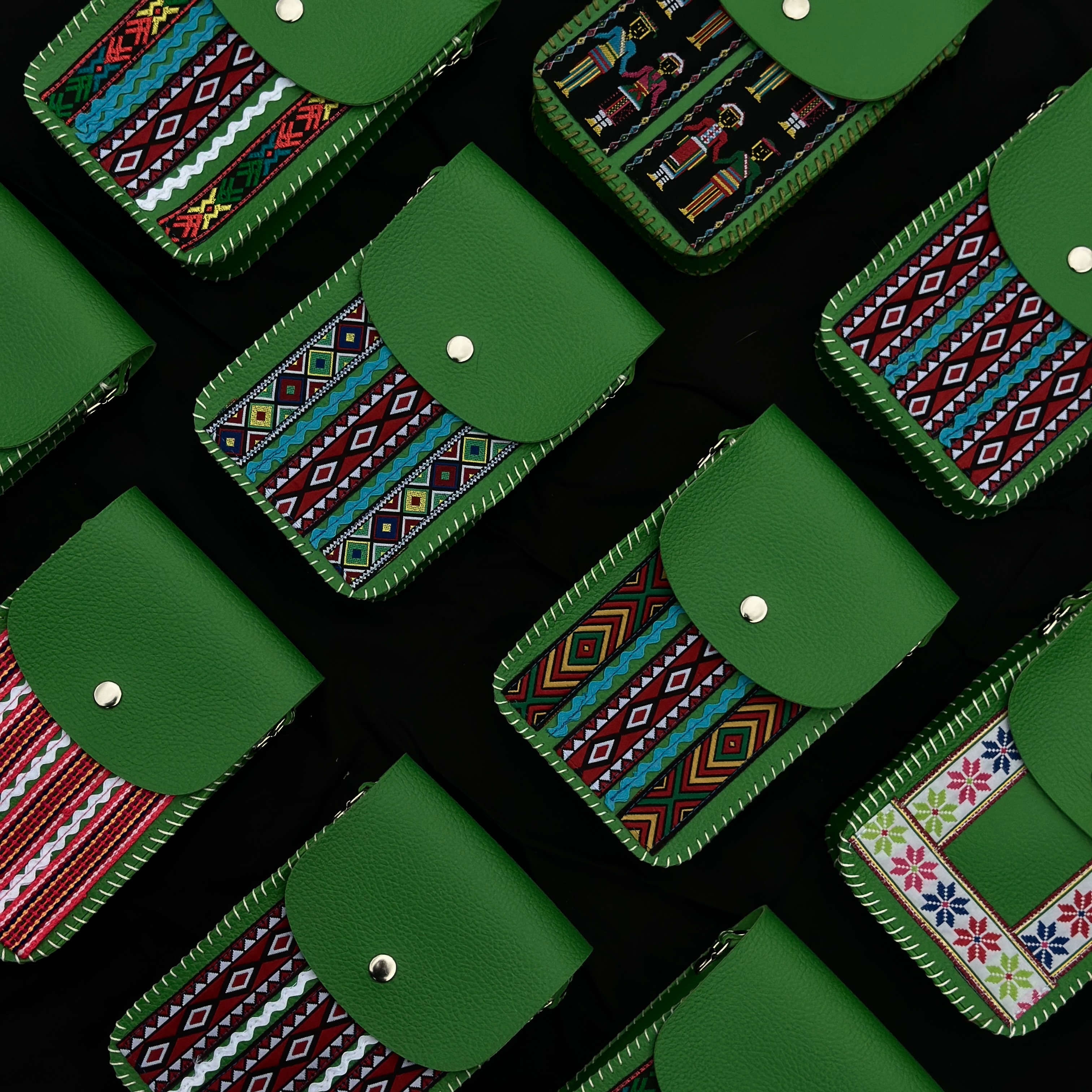 G25051-原住民手工圖騰設計手機包