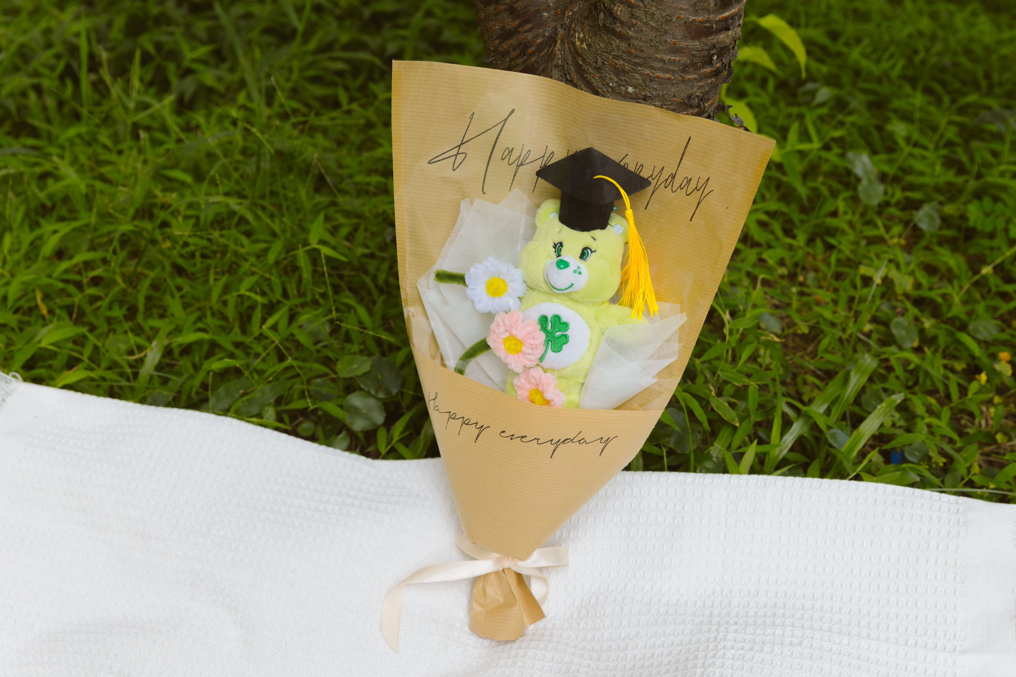 客製化幸運草熊熊🌈 手工毛根花束（❌無畢業帽）