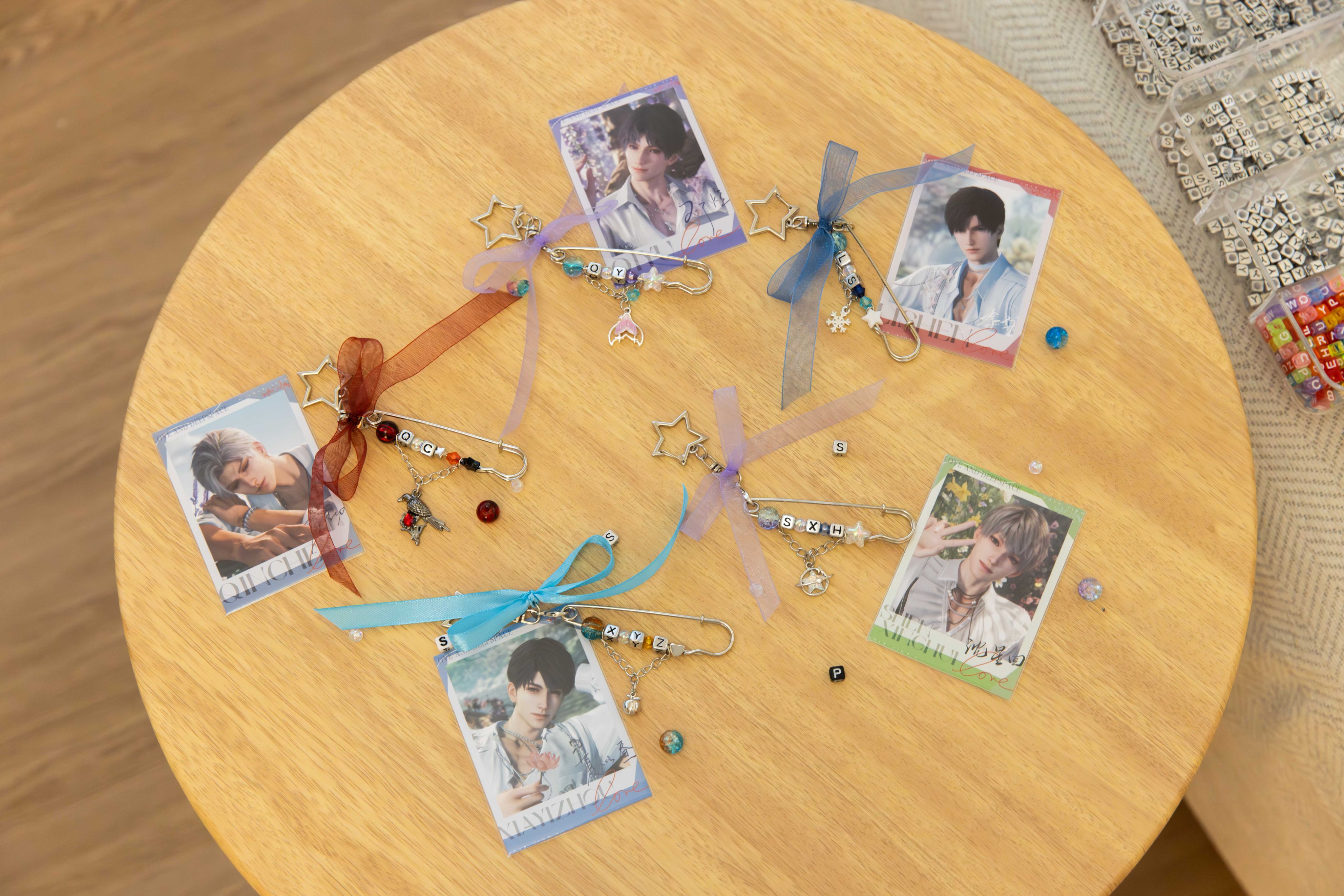 《戀與深空》概念串珠吊飾（無附照片）