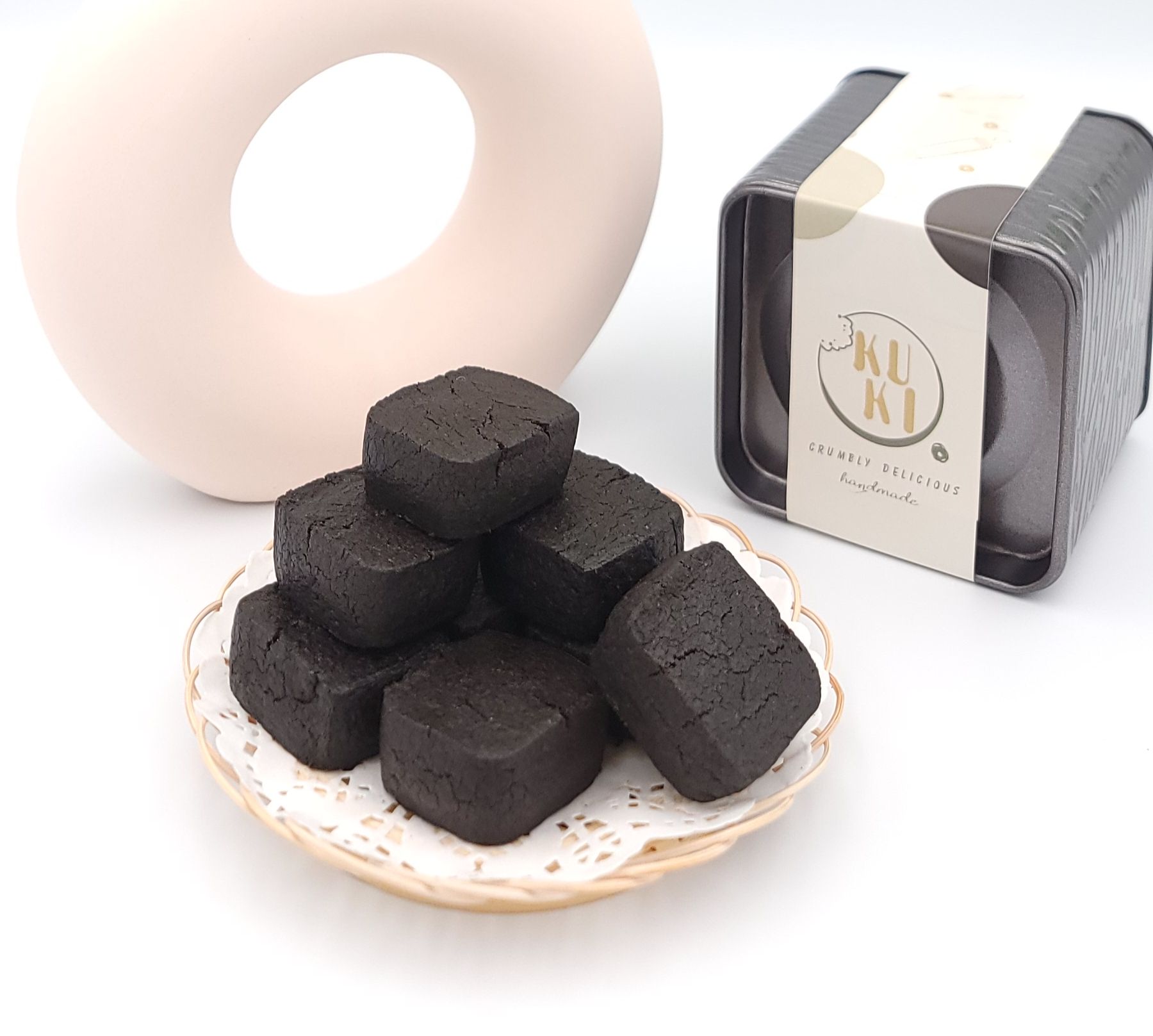 黑可可曲奇餅-如遇包裝材料不足，罐子顏色會隨機出貨呦~