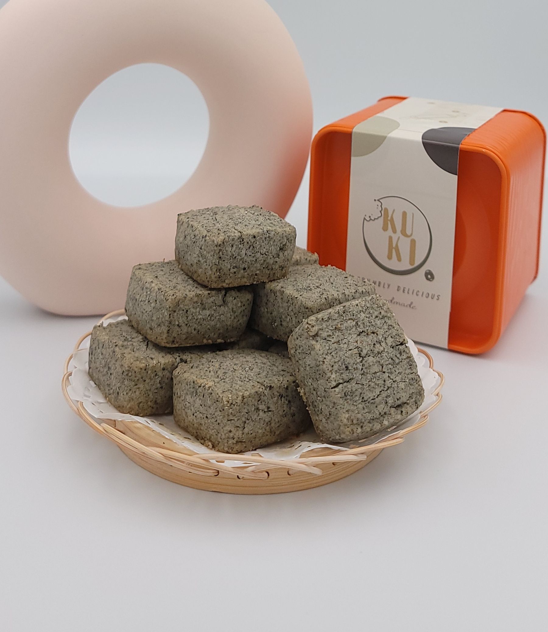 限定版-芝麻曲奇餅-如遇包裝材料不足，罐子顏色會隨機出貨呦~