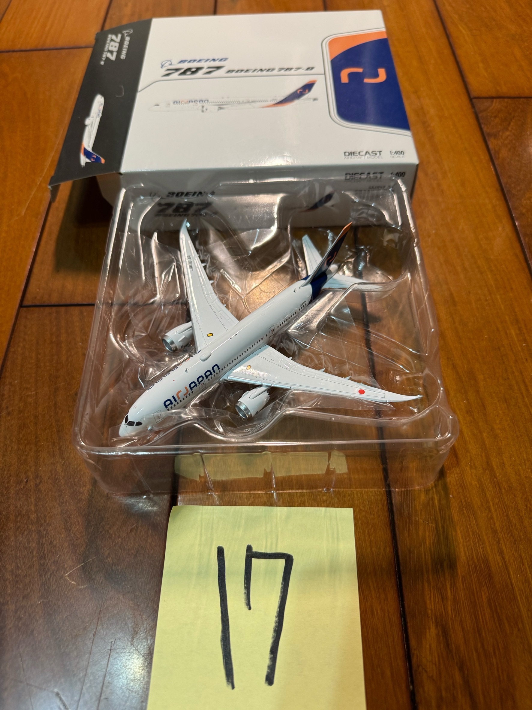 17.JC Wings 日航 Air Japan Boeing 787-8 JA803A 1:400  售800元