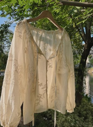 W蕨類紋理重工繡花燈籠袖防曬襯衫2色25春0515A03☑460