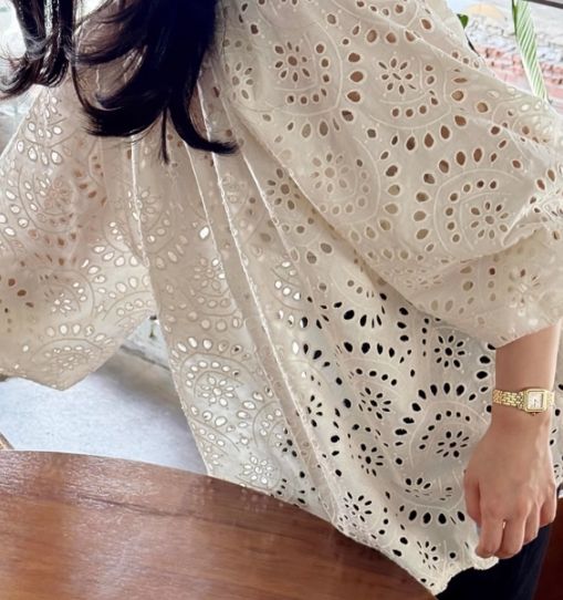 W縷空雕花泡泡袖襯衫*米杏25春0529A07