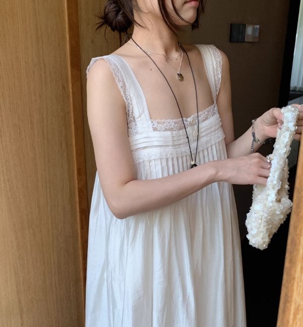 W方領蕾絲拼接吊帶背心洋裝*2色25夏0626A05