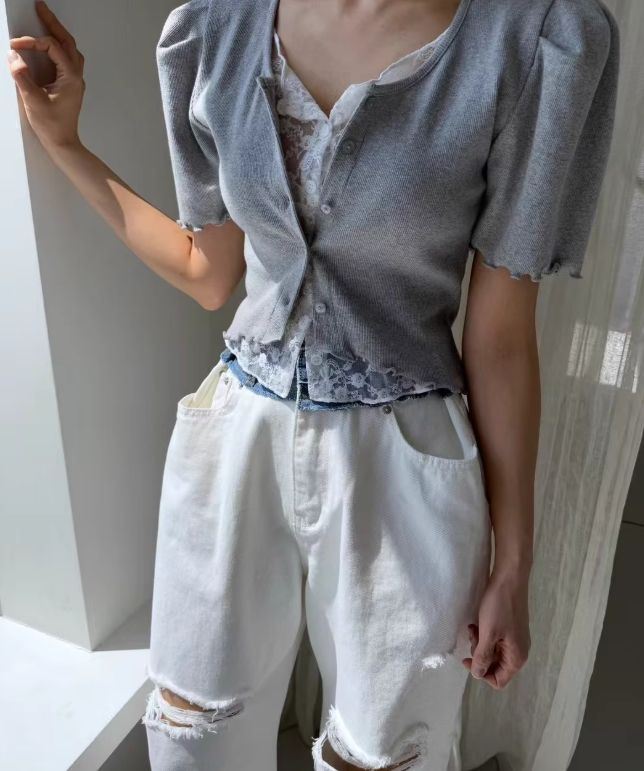 W造型蕾絲拼接假兩件式荷葉邊上衣*3色25夏0710A05