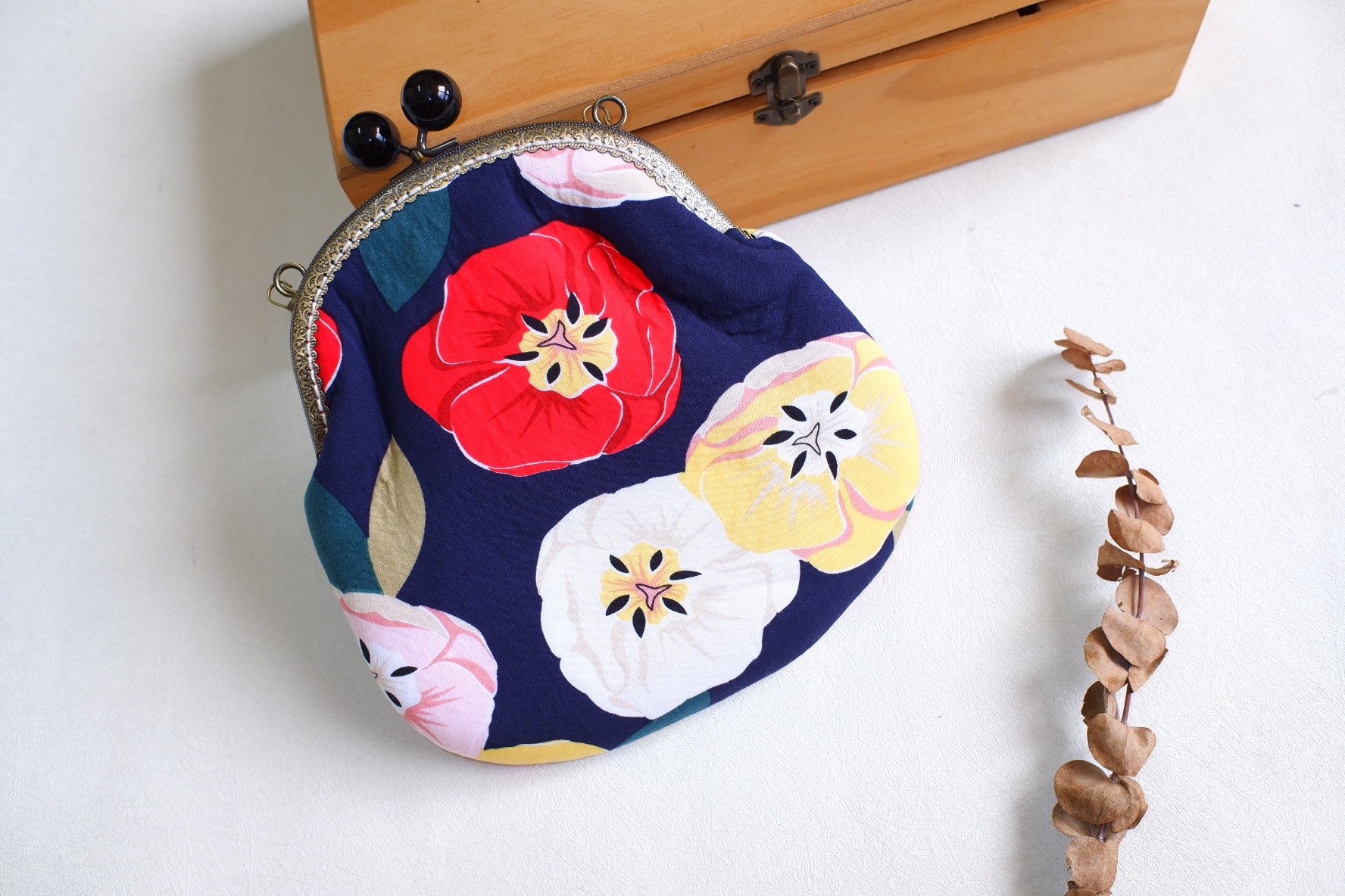 |夜花夢語| 斜背鏈條口金包