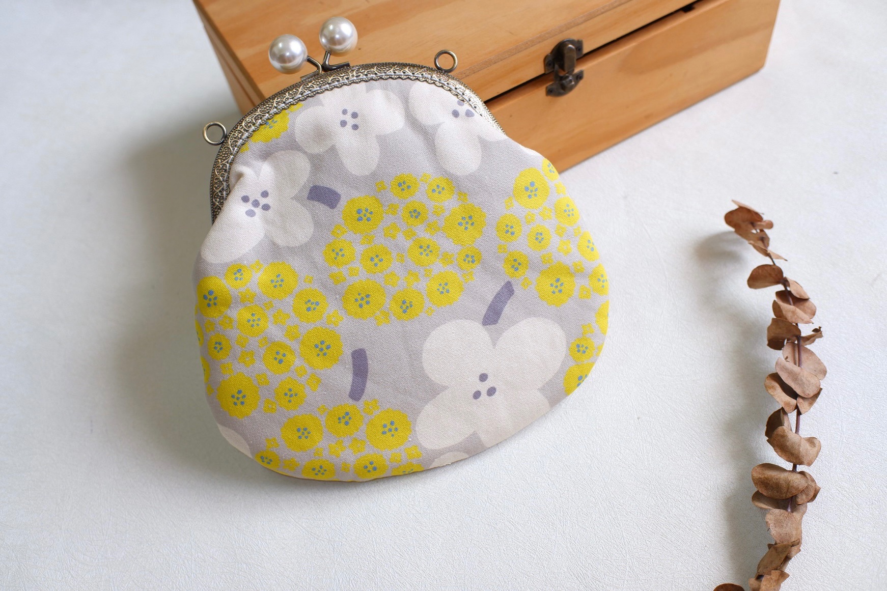 | 晨霧野花  | 斜背鏈條口金包