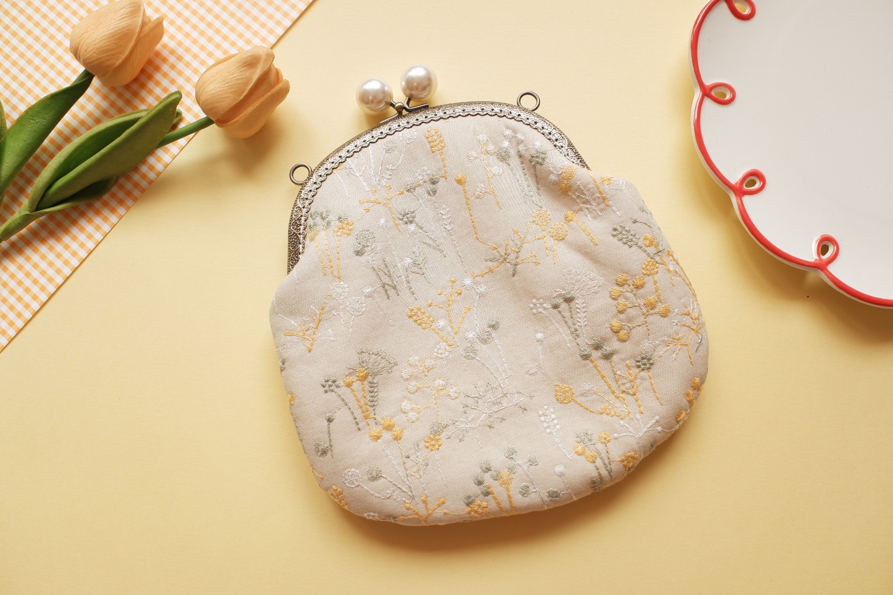 |刺繡花田| 附斜背鏈條 珍珠色圓珠口金包 斜背包 側背包 禮物