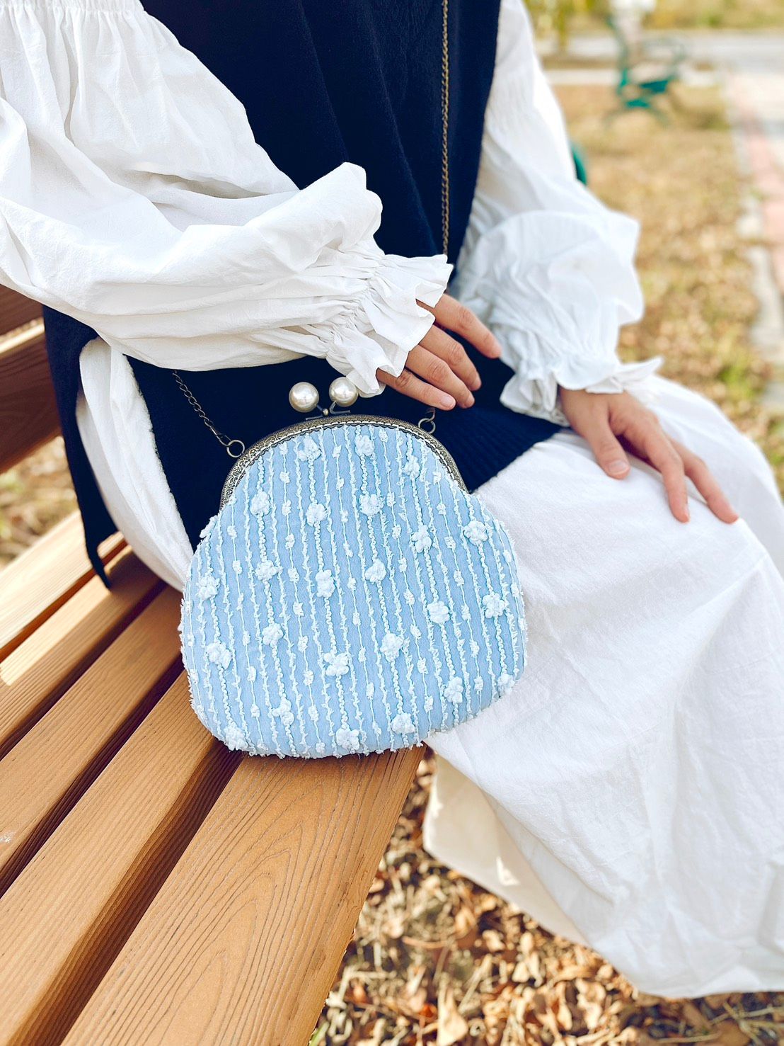 |藍寶| 附斜背鏈條 珍珠色圓珠口金包 斜背包 側背包 禮物