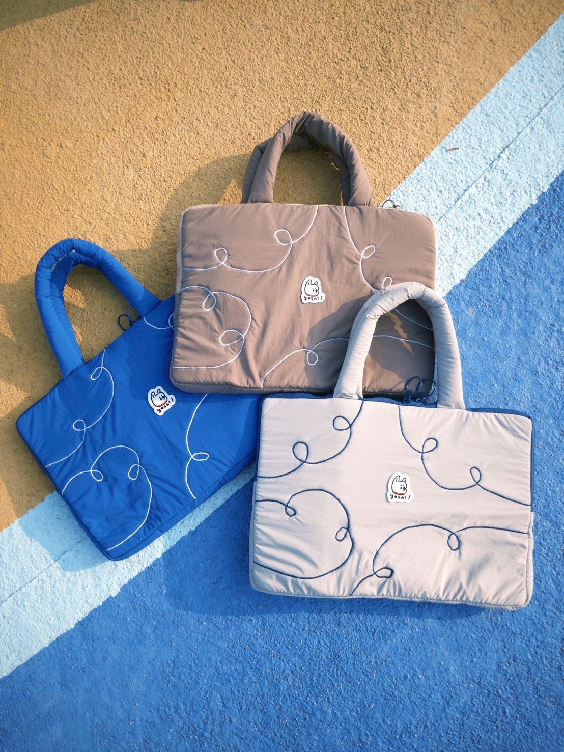 塗鴉車繡捲捲線條電腦包——三色+兩種尺寸 約15-20天寄出 請先詳閱商品描述!!!