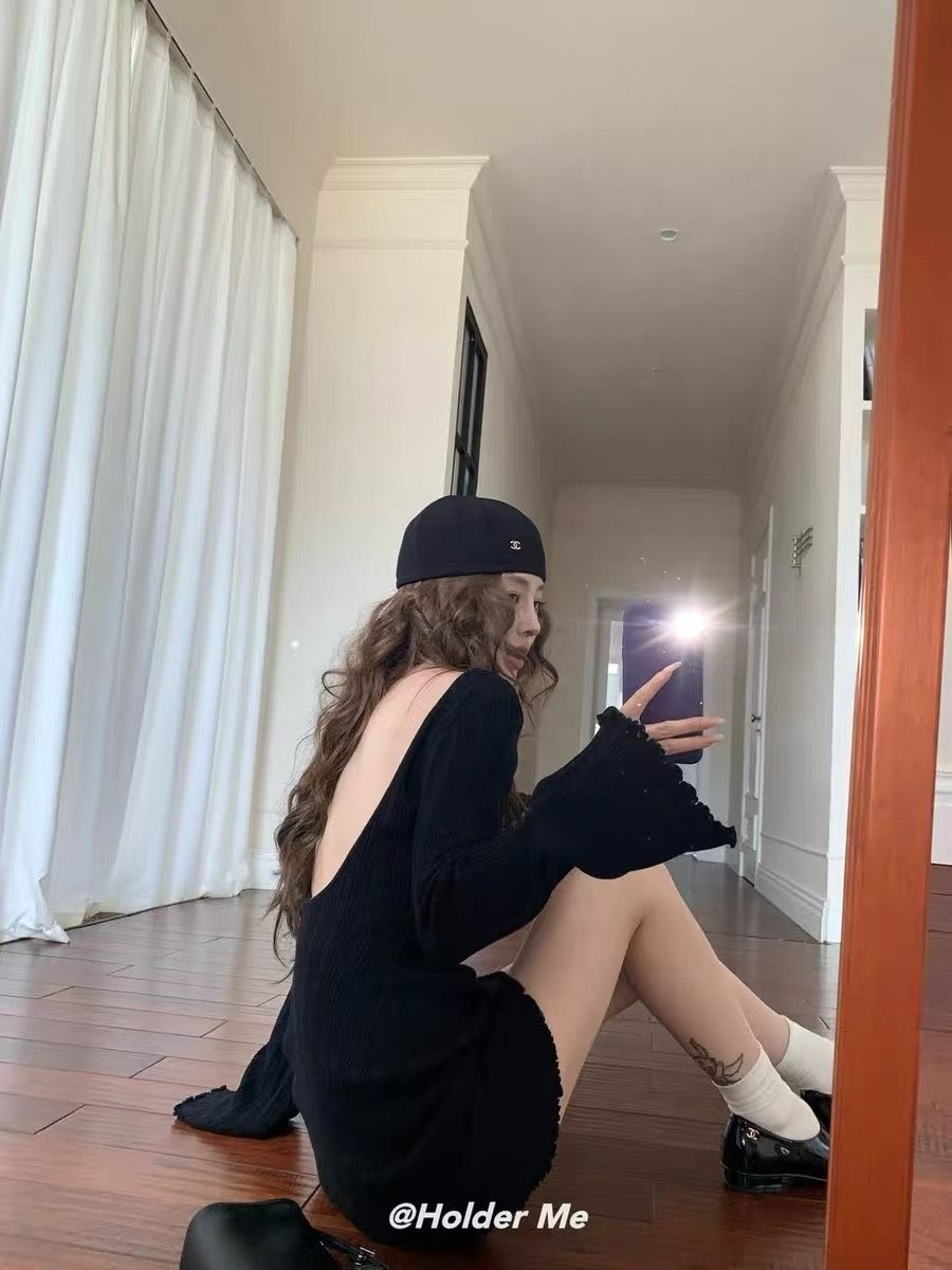 現貨秒出💫超顯瘦!!後挖背短裙