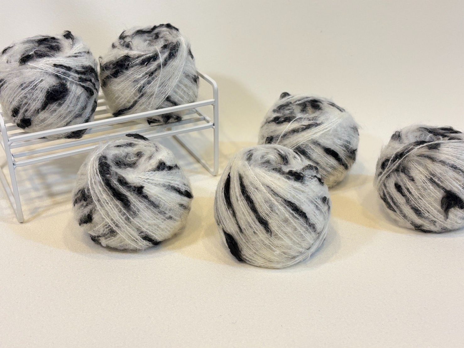 《選品》庫伊拉黑白羊毛混紡