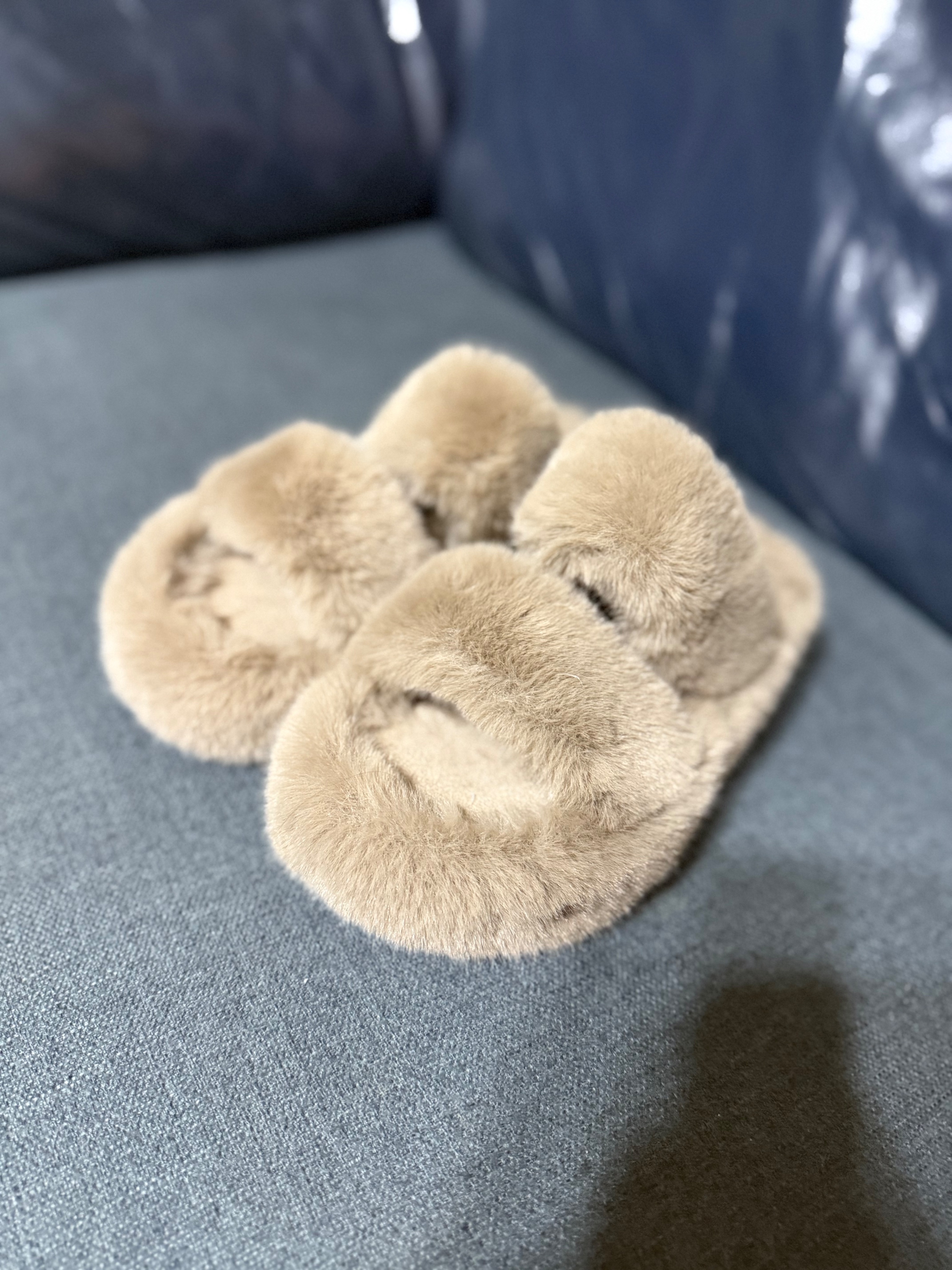 [全新] 毛茸茸加厚拖鞋 可以當室外鞋