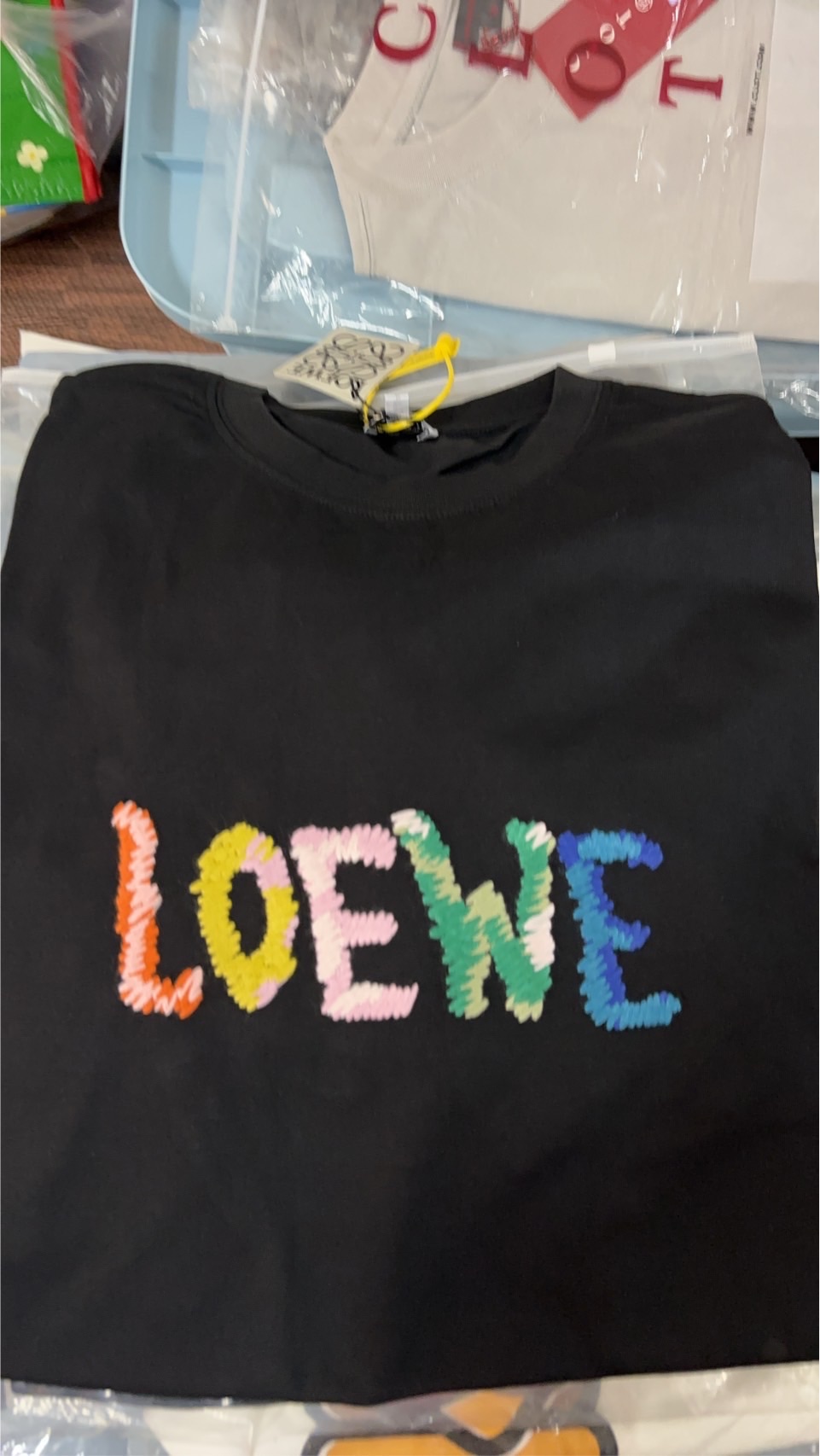 Lowe彩色毛巾刺繡短袖