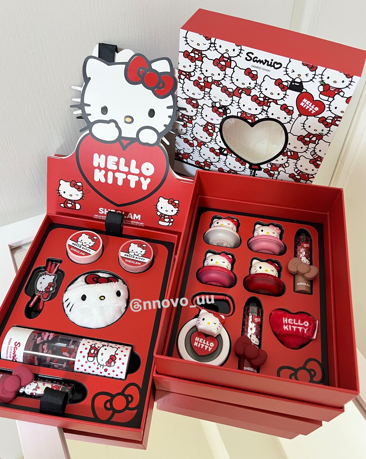 Hello kitty 化妝品禮盒