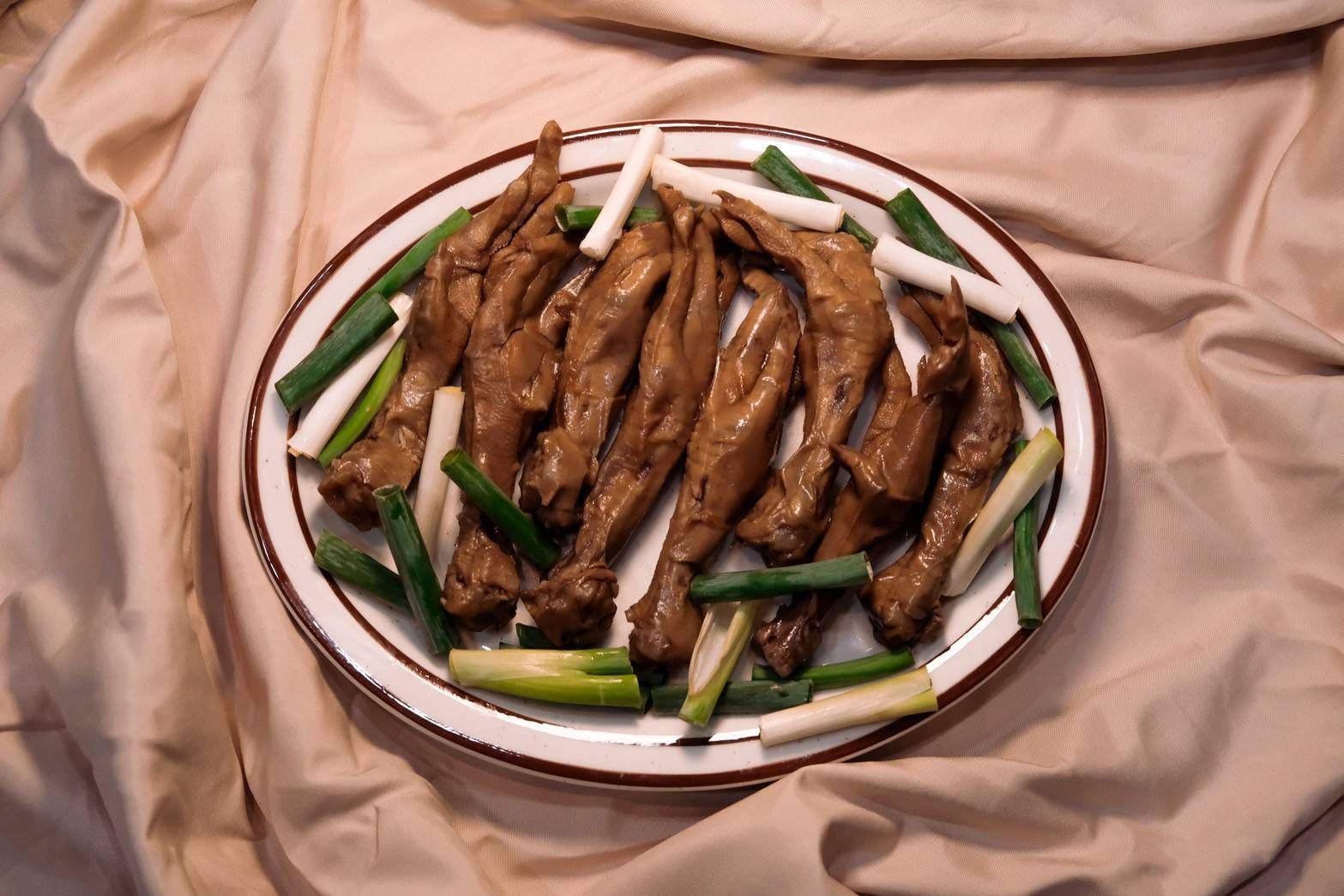 呷天下雞腳凍