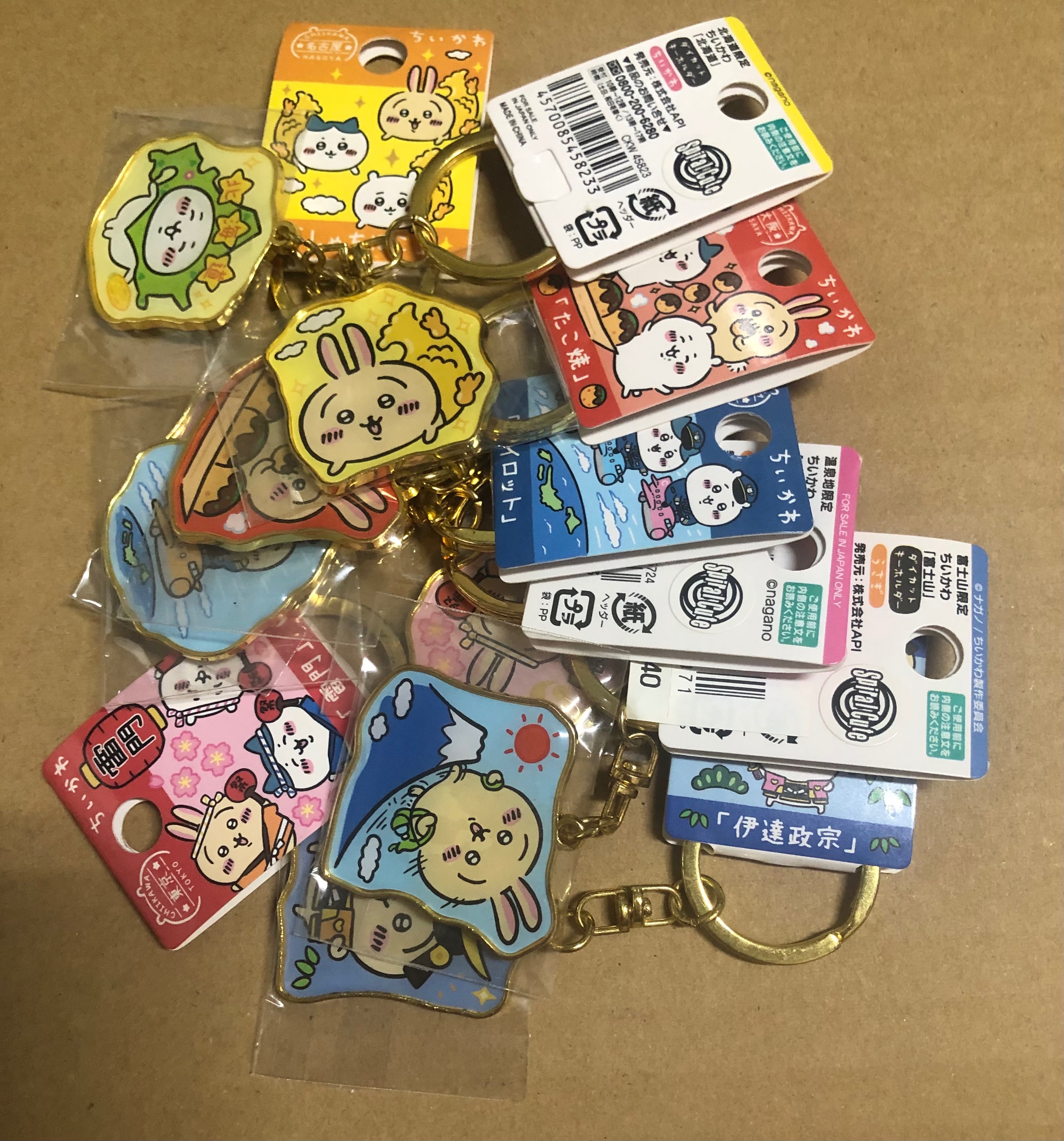 保存狀態不佳鐵牌區 有繡痕刮痕等 僅限有購買紙箱除外之其他商品者加購 每筆訂單限購買一個