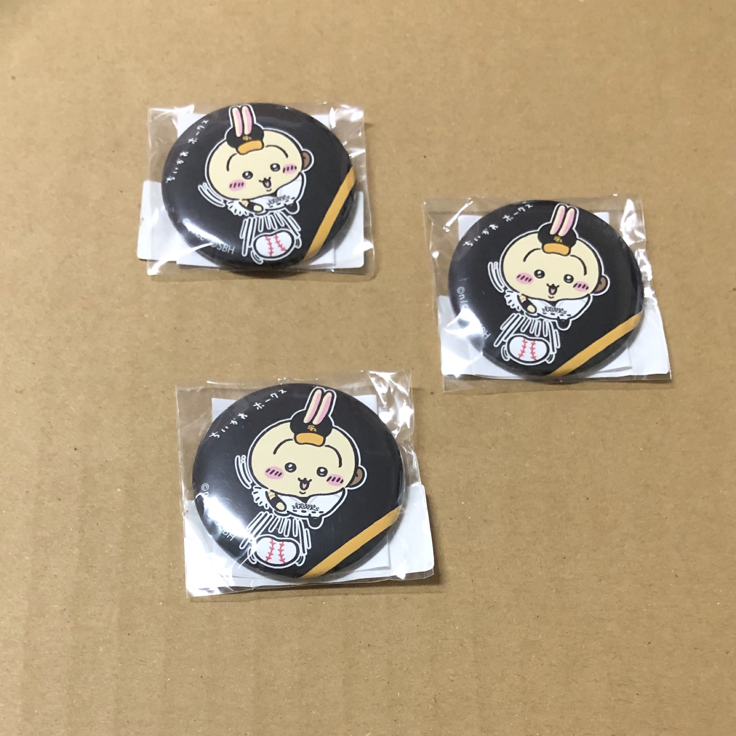 Hawks聯名限定徽章兔兔款