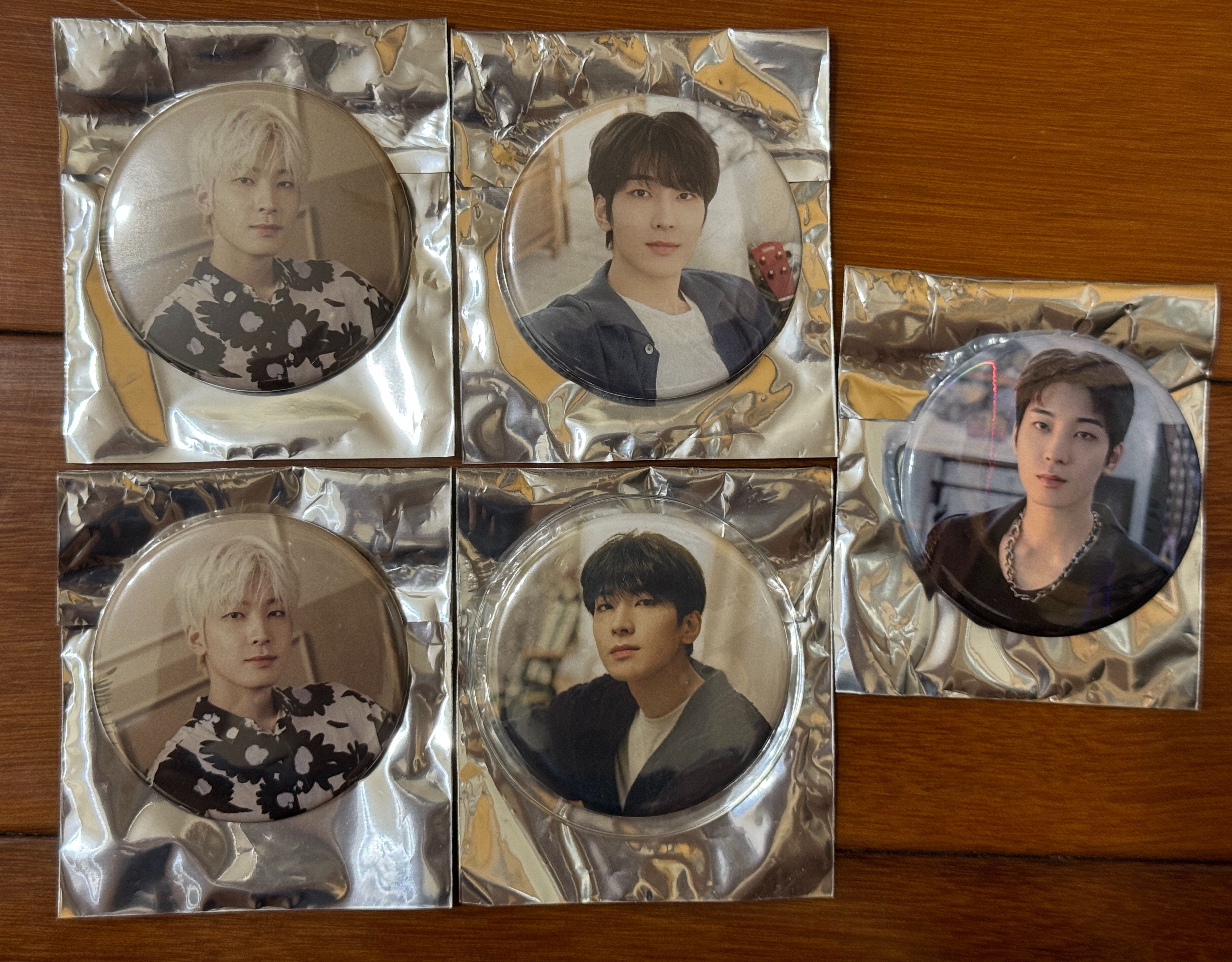 [SEVENTEEN CAFE 2025 ～TIME TOGETHER～]已拆徽章