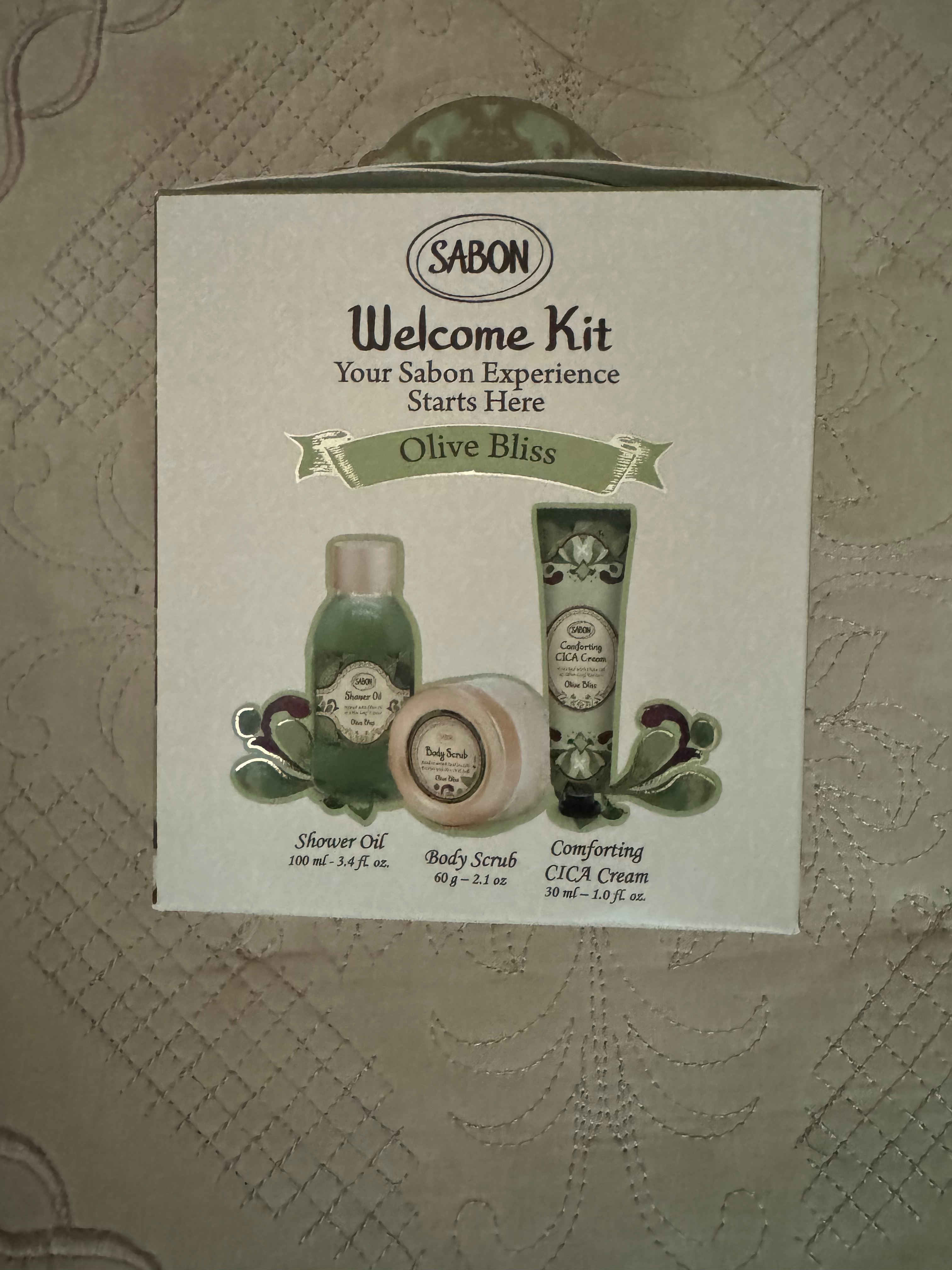 SABON  盛宴橄欖明星三部曲推薦組（沐浴油 100ml+身體磨砂膏 60g+積雪草修護霜 30ml）
