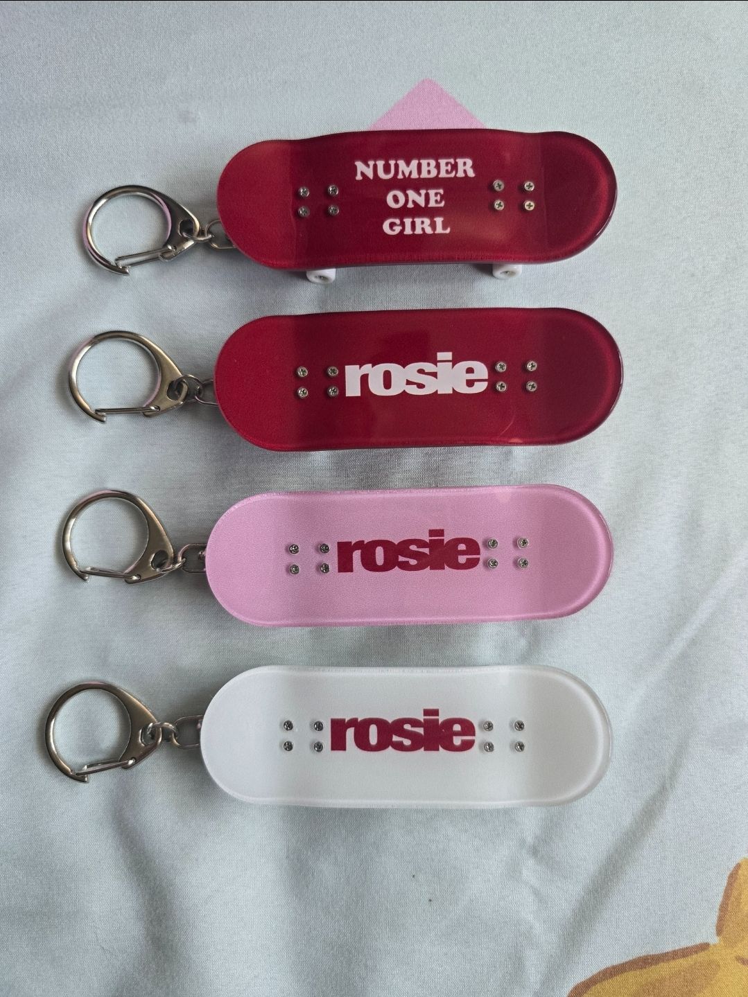 ROSÉ快閃店滑板盲盒