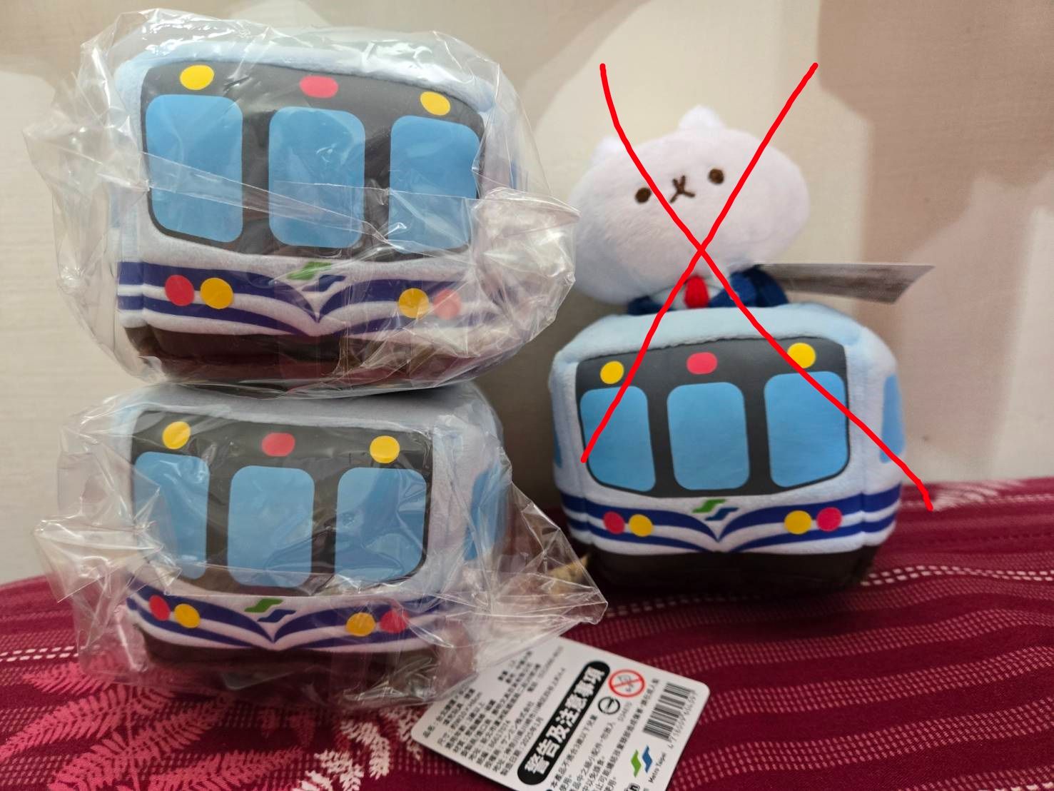 【反應過激的貓】台北捷運聯名系列限定旅遊紀念絨毛吊飾--捷運車廂